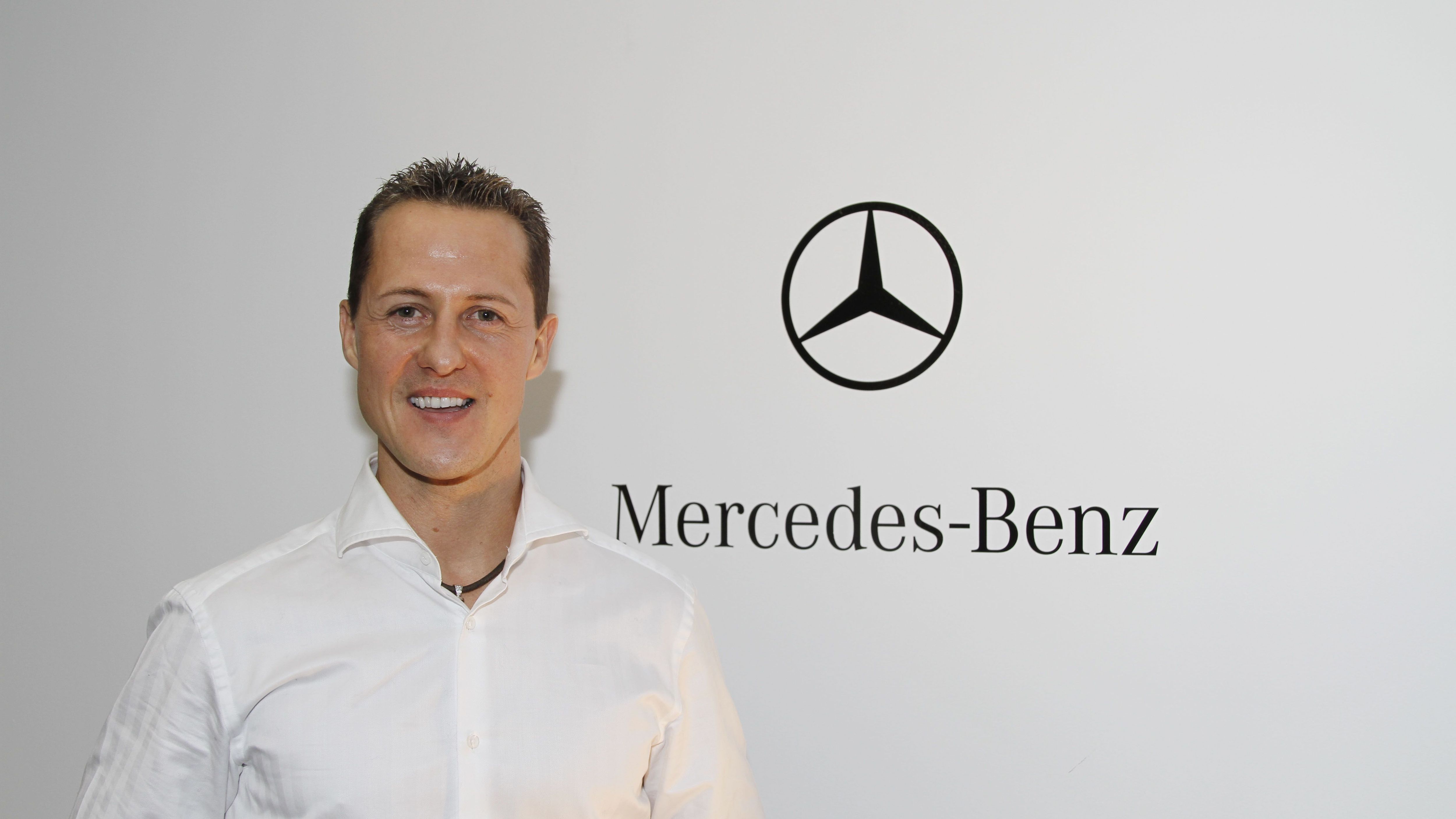 <strong>Sensationelle Comeback-Ankündigung mit Mercedes</strong><br>Ende 2009 folgte dann die Sensation: Schumacher kehrt in die Formel 1 zurück! Ab 2010 sollte er als sportliches Aushängeschild das neue Werksteam von Mercedes anführen. Bei seinem Comeback in Bahrain war Schumacher bereits 41 Jahre alt.