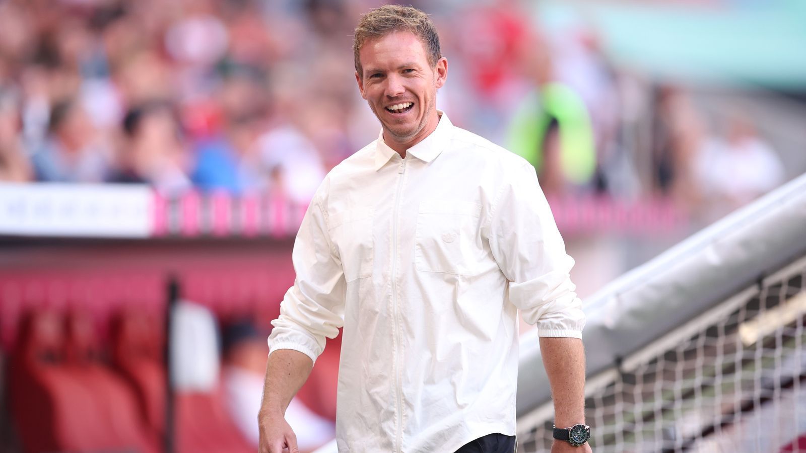 
                <strong>Platz 1: Julian Nagelsmann</strong><br>
                &#x2022; Wechsel: Von RB Leipzig zum FC Bayern München (2021)<br>&#x2022; Ablösesumme: 25 Millionen Euro<br>
              