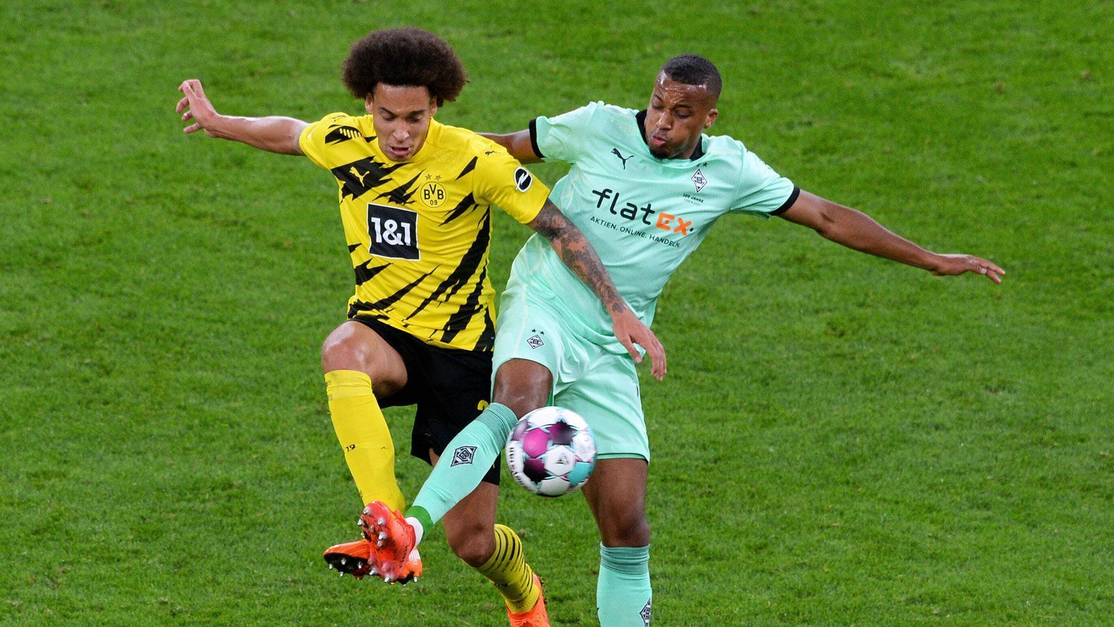 
                <strong>Axel Witsel (Borussia Dortmund)</strong><br>
                Im beinahe schon jugendlichen Mittelfeld agiert der Belgier als aggressiver Ballerobere mit Umsicht. Witsel dirigiert seine unerfahrenen Nebenleute erfolgreich und fällt dabei selbst kaum auf - was auch ein Qualitätsmerkmal sein kann. ran-Note: 2
              