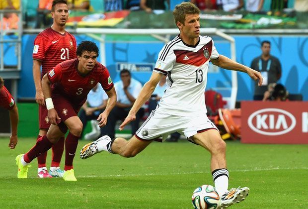 
                <strong>Thomas Müller gegen Portugal</strong><br>
                Den Anfang seiner Tore-Show machte Müller ganz locker vom Elfmeterpunkt.
              