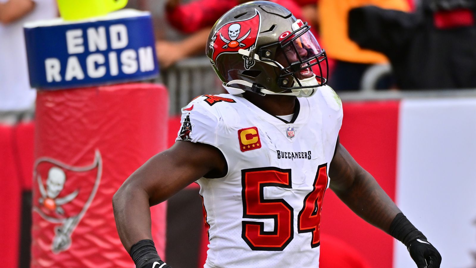 <strong>Tampa Bay Buccaneers: Lavonte David</strong><br>Wir mussten zwischen dem Linebacker und Receiver Mike Evans wählen. Aber David ist gefühlt der einzige Buccaneer, der seit dem damaligen Super Bowl-Gewinn konstant Woche für Woche überzeugend aufspielt. Gefühlt ist der 33-Jährige jede Woche im Box Score der Spieler mit den meisten Tackles oder führt eine andere Statistik an.&nbsp;