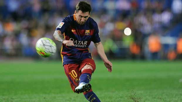 
                <strong>Lionel Messi</strong><br>
                Lionel Messi, Angriff: Und noch ein Argentinier. Wie schon bei Maradona: Diese Wahl ist absolut verständlich und verdient. Wer würde nicht gerne mal in einer Elf mit Barcas Superstar stehen?
              