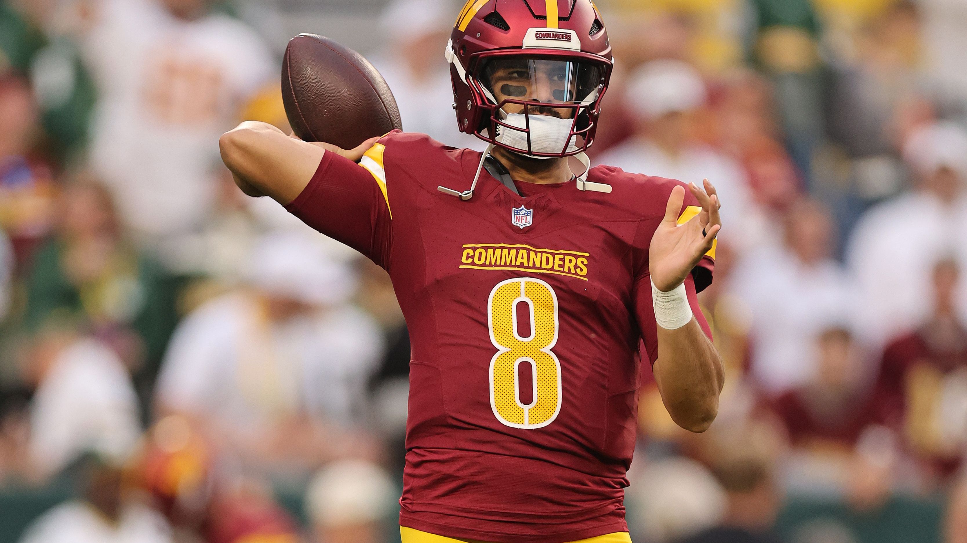 <strong>Platz 29: Marcus Mariota (Washington Commanders)</strong><br>Der nächste Backup. Marcus Mariotas letzte Saison als Starter datiert aus dem Jahr 2022, seither war er bei den Eagles und den Commanders Backup. In Washington sammelte Mariota in der vergangenen Spielzeit nur zweimal nennenswerte Snaps, als er im Spiel Daniels ersetzte. Dabei sah Mariota aber sehr gut aus: Insgesamt brachte er 33 von 41 Pässen für 366 Yards und vier Touchdowns an - außerdem gewann er beide Spiele.