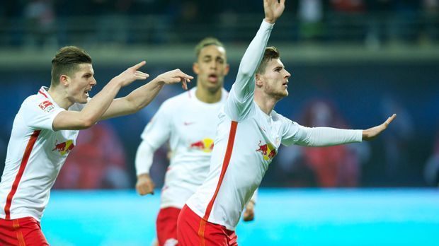 
                <strong>RB Leipzig</strong><br>
                Wer hätte das 2002 gedacht? Klar, es gab Bayer Leverkusen, aber an die hatte man sich irgendwie gewöhnt. Und auch der VfL Wolfsburg steckte noch in den Anfängen, war mehr graue Maus denn Big Player dank VW-Millionen. Inzwischen ist der Alptraum der Fußball-Fans mit dem Aufstieg und dem Siegeszug von RB Leipzig dank der Millionen eines Brauseherstellers aber endgültig wahr geworden.
              