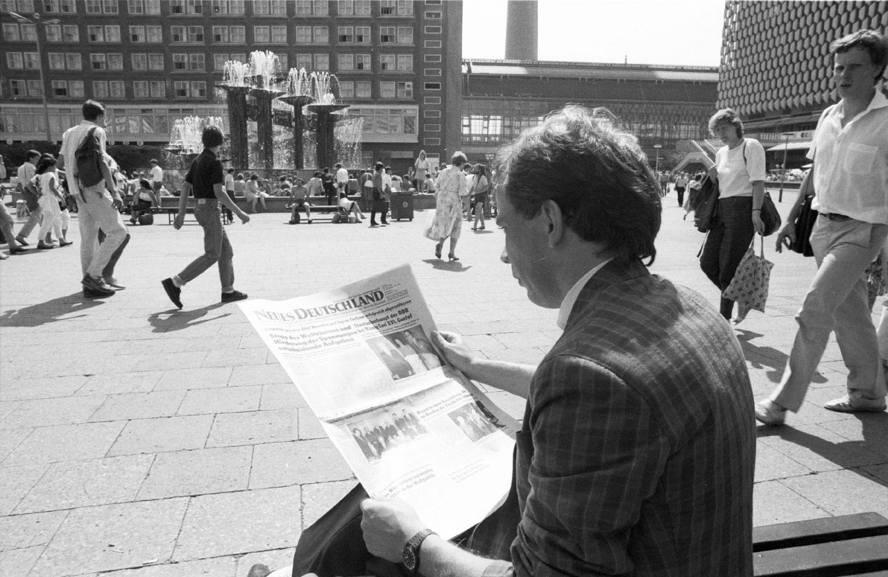 29. April 1986: In der DDR erscheint eine kurze Meldung in der Zeitung "Neues Deutschland" über eine Havarie im Kraftwerk Tschernobyl.