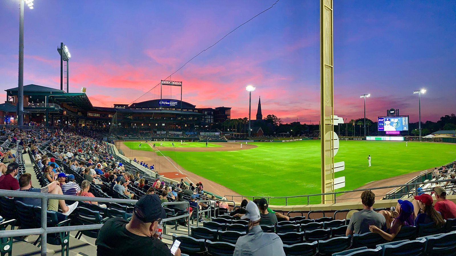 
                <strong>121 Financial Ballpark</strong><br>
                Ort: Jacksonville, FloridaKapazität: 11.000Sportarten: BaseballHeimspielstätte der Jacksonville Jumbo Shrimp (Minor League)andere Veranstaltungen: Konzerte
              