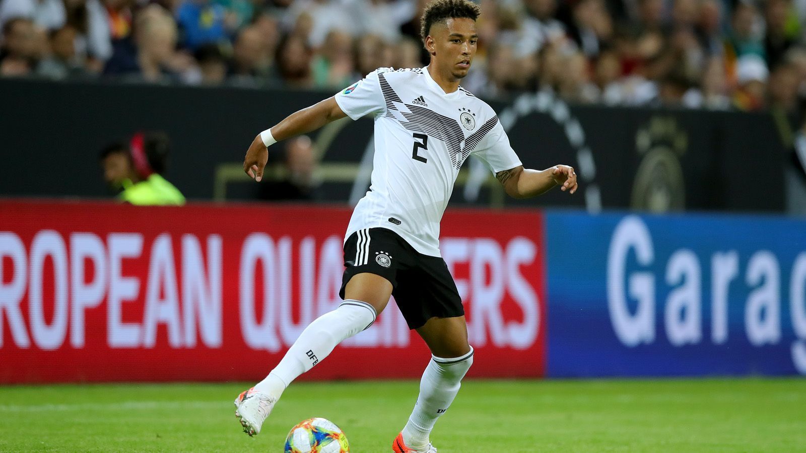 
                <strong>Thilo Kehrer</strong><br>
                Besitzt keinen zweiten Vornamen
              