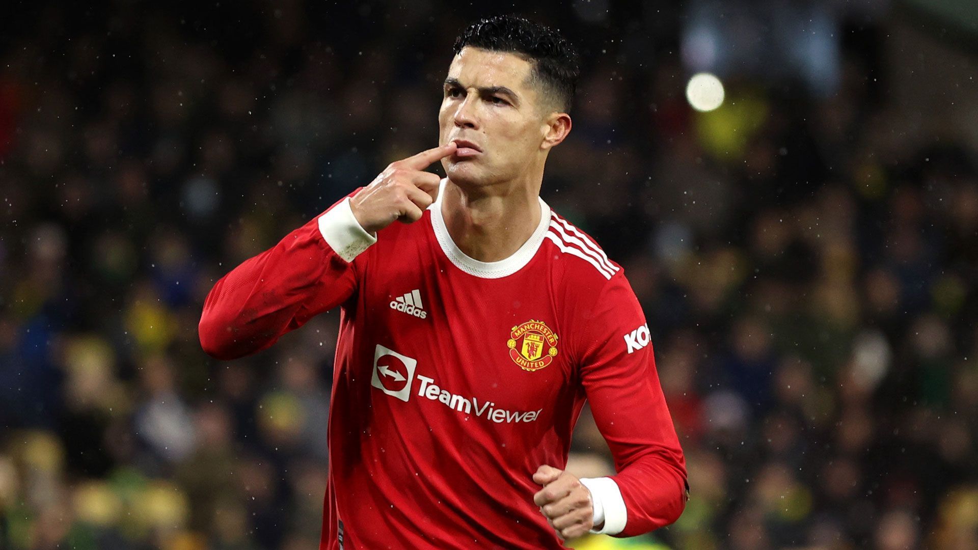 
                <strong>Angriff: Cristiano Ronaldo</strong><br>
                Vereine: Juventus Turin, Manchester UnitedNationalmannschaft: Portugal 
              