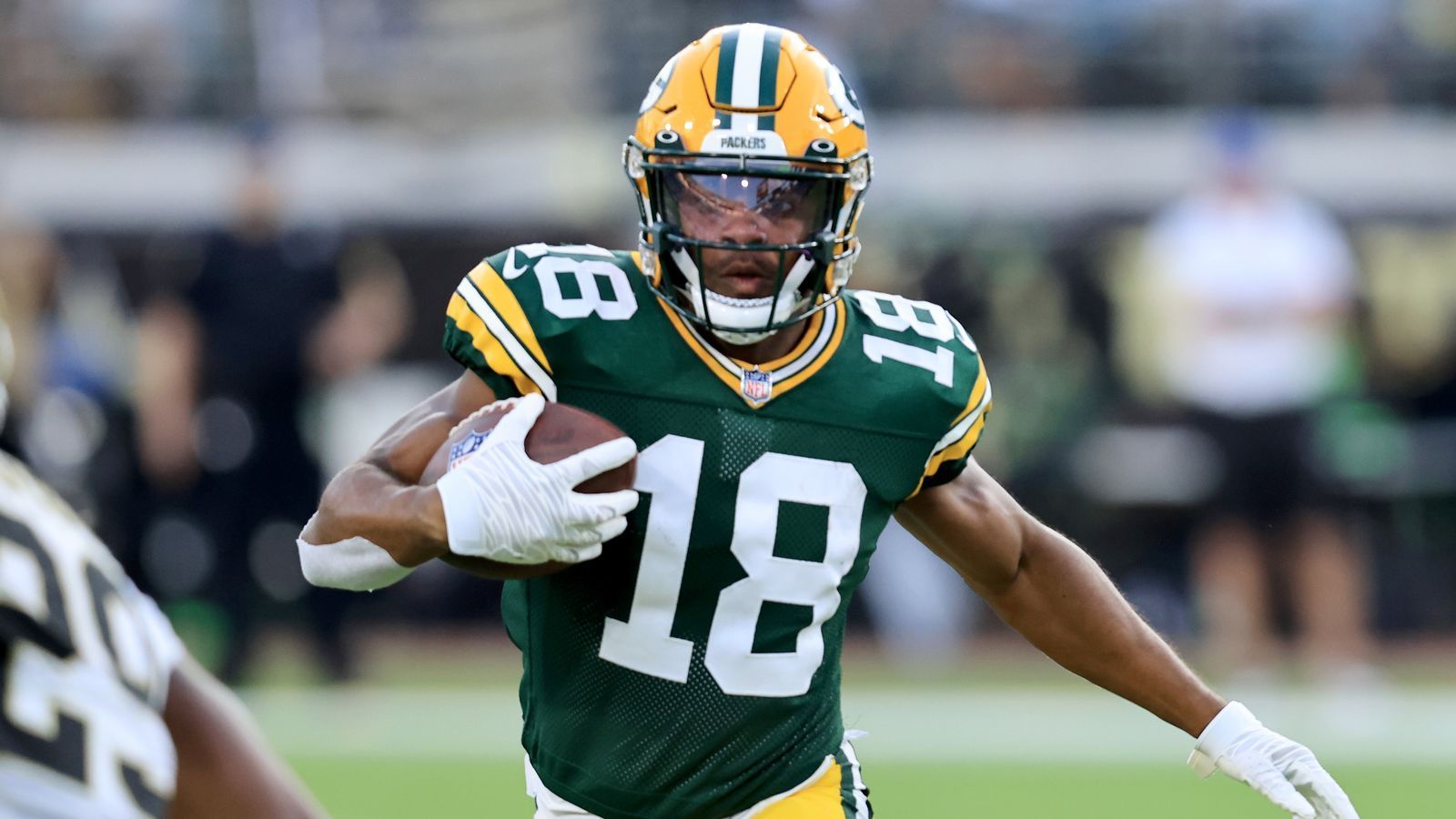 
                <strong>Randall Cobb (Wide Receicer)</strong><br>
                Mit dem Schutz der genesenen Offensive Linemen wird sich Rodgers mehr Zeit nehmen können, um einen seiner Lieblings-Receiver anzuspielen. Randal Cobb hat seit einer Operation an der Rumpfmuskulatur Ende November nicht mehr gespielt, wird aber ebenfalls gegen die "Niners" einsatzbereit sein. Mit Cobb haben die Packers ihren Slot-Receiver in der Mitte des Feldes zurück, kaum ein Spieler wird, gerade in Third-Down-Situationen, häufiger von Rodgers gesucht.
              