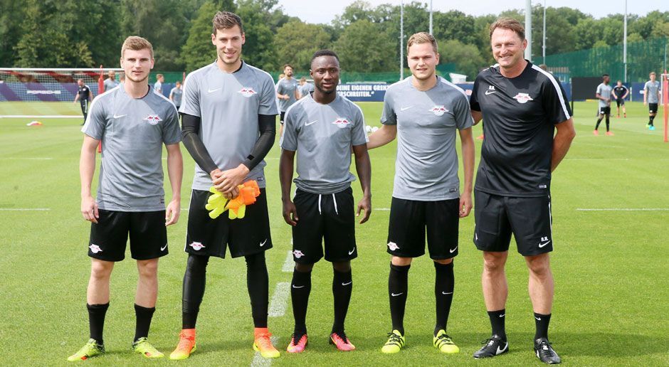 
                <strong>Platz 5 - RB Leipzig</strong><br>
                Platz 5 - RB Leipzig (27,50 Mio. Euro): Der aufstrebende Ost-Klub will es in seiner Premierensaison in der Bundesliga scheinbar gleich richtig wissen. Knapp 30 Millionen haben die Verantwortlichen investiert, um die deutsche Eliteklasse aufzumischen. Alleine die beiden Königstransfers Naby Keita (M.) von RB Salzburg und Timo Werner (l.) vom VfB Stuttgart haben schon 25 Millionen Euro gekostet.
              