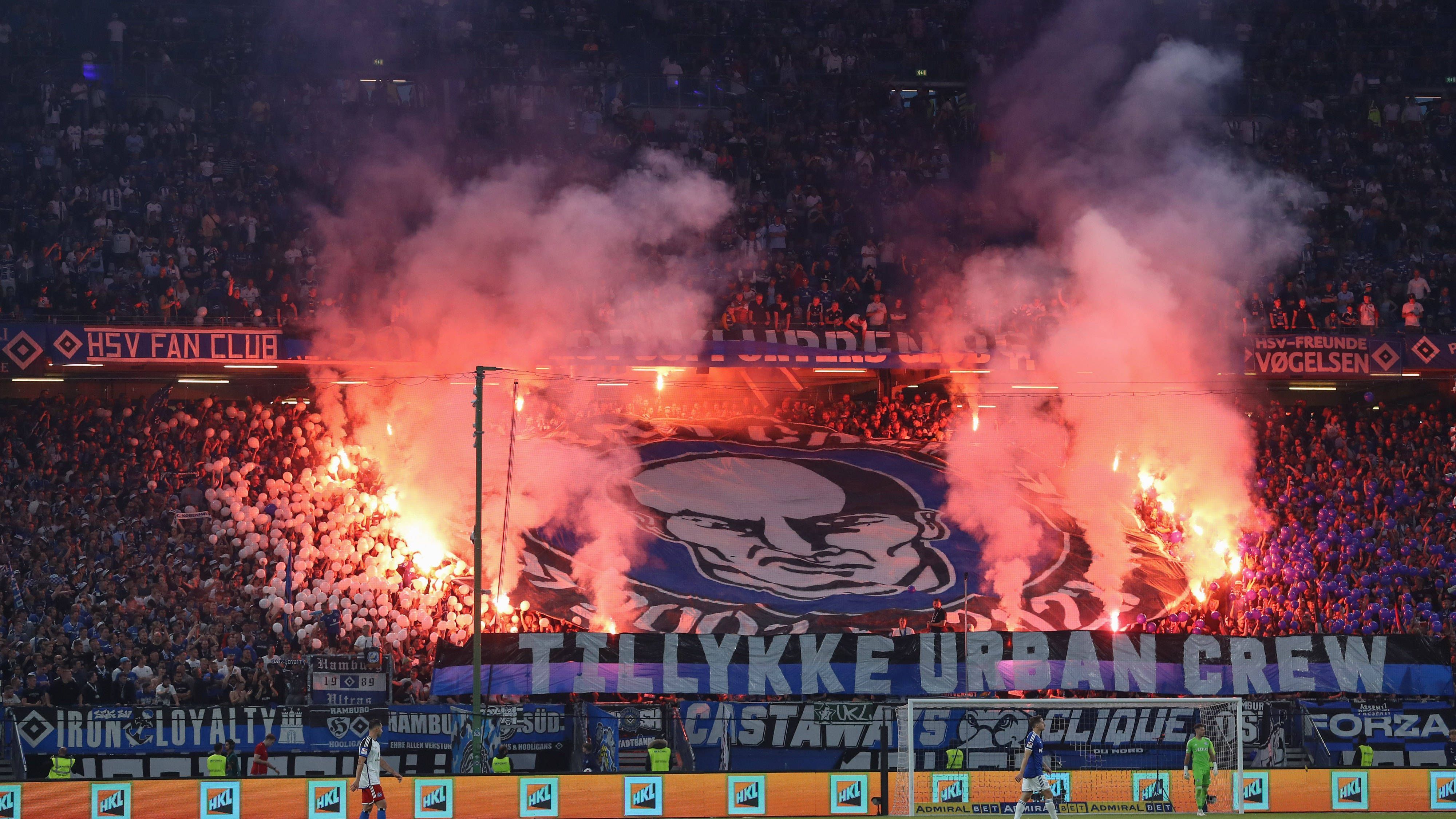 <strong>Hamburger SV - FC Schalke 04</strong><br>57.000 (ausverkauft) - Volksparkstadion (Hamburg)