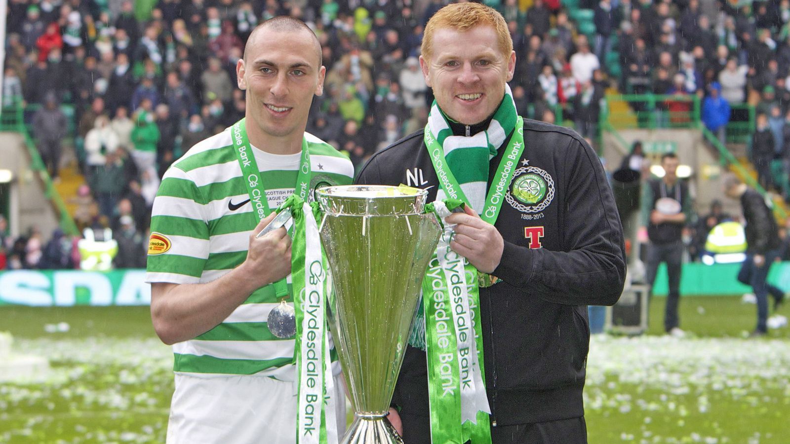 
                <strong>Aufstieg zum Celtic-Kapitän und Beginn der Meisterserie</strong><br>
                Seit 2010 ist Brown Kapitän bei Celtic. Mit der Binde am Arm führte er die Glasgower von 2012 bis 2018 zu sieben nationalen Meisterschaftstiteln in Folge.
              