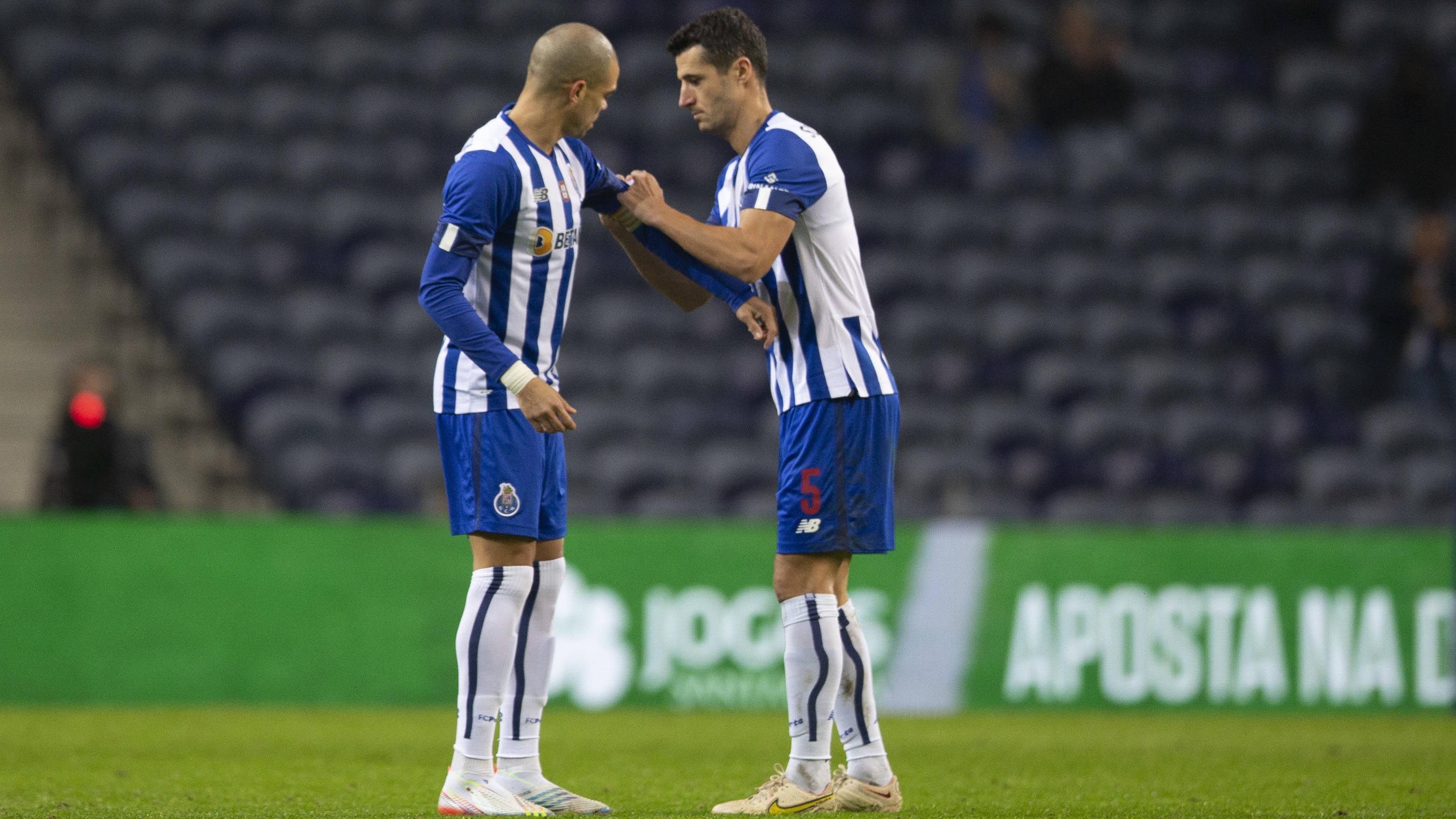 
                <strong>Platz 4 (geteilt): FC Porto </strong><br>
                &#x2022; Liga: Primeira Liga<br>&#x2022; 12 Gegentore in 21 Ligaspielen <br>&#x2022; durchschnittliche Gegentore pro Spiel: 0,57<br>
              