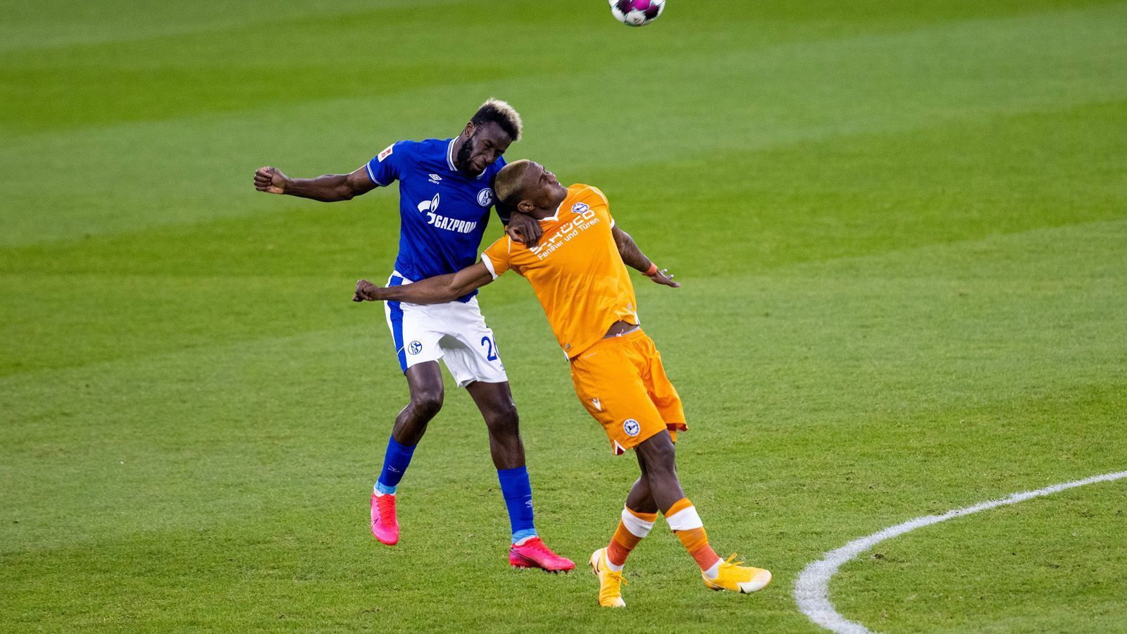 
                <strong>Zweikampfmonster Sane</strong><br>
                In der Defensive tut Salif Sane alles dafür, dass die Null steht. Der Senegalese gewinnt gefühlt jeden Zweikampf und unterbindet damit lange erfolgreich Chancen der Arminia.
              