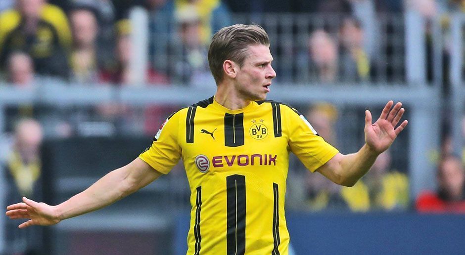 
                <strong>Lukasz Piszczek</strong><br>
                Lukasz Piszczek: Lässt sich gleich zu Beginn von Volland leichtfertig den Ball abnehmen, hat aber Glück, dass Bayer aus der Chance nichts macht. Leitet das 1:0 mit einer scharfen Hereingabe aus dem Halbfeld ein. Allerdings auch mit dem ein oder anderen unnötigen Abspielfehler. Insgesamt ist Piszczek nicht so offensivfreudig wie sonst. Gerade in Halbzeit zwei ist der Pole aber auch defensiv gebunden. ran-Note: 3
              