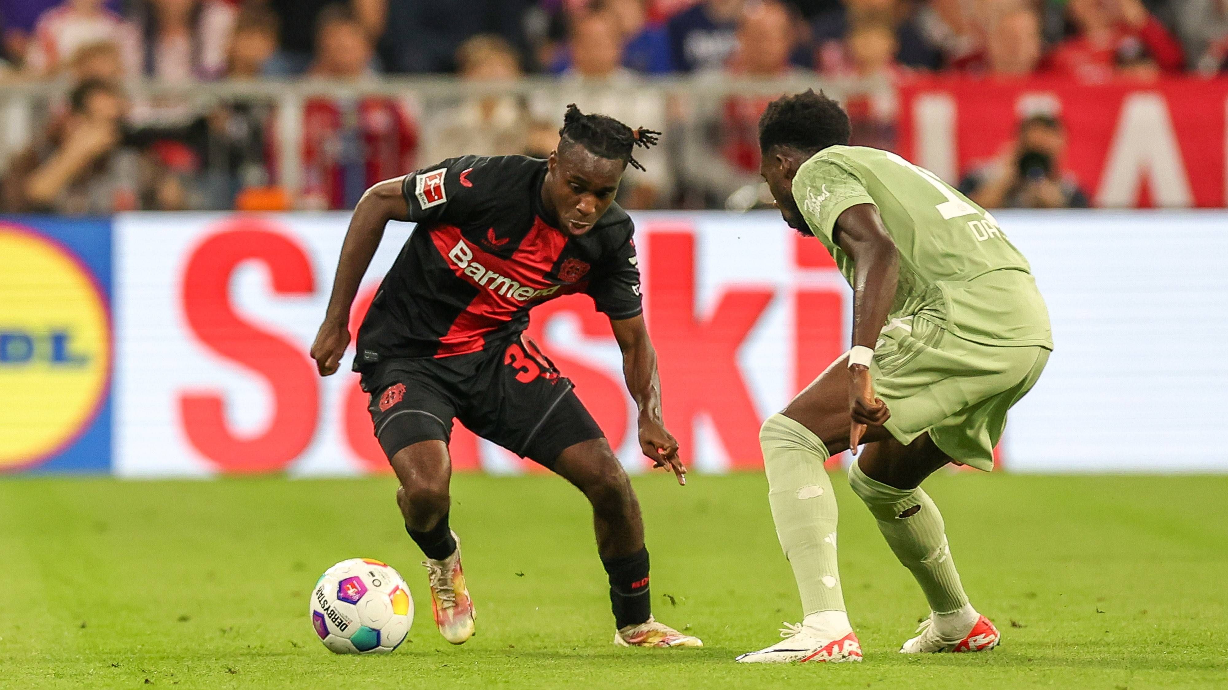 <strong>Jeremie Frimpong<br></strong>Auf der rechten Außenbahn ist der Niederländer in der Allianz Arena nicht so auffällig, wie teilweise zuletzt schon im Bayer-Trikot. Der Flügelflitzer hat gegen den extrem schnellen Davies in Laufduellen oft das Nachsehen. Dennoch bereitet Frimpong in der 14. Minute Bayers erste Torchance gut vor. <strong><em>ran</em>-Note: 3</strong>