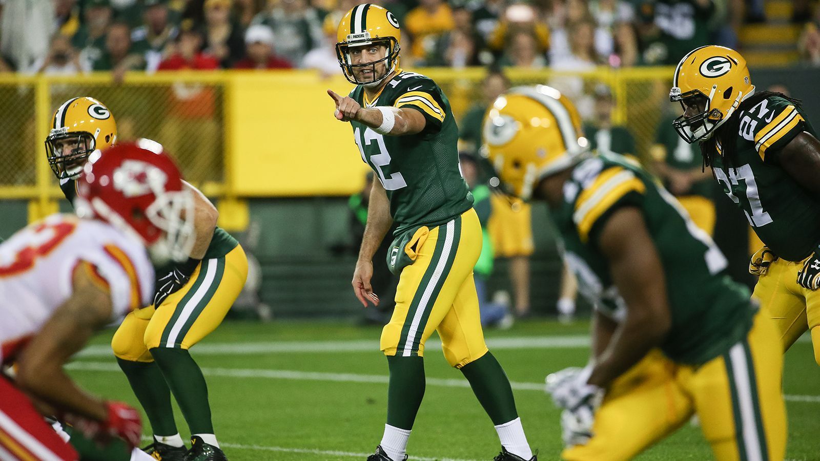 
                <strong>Woche 8: Green Bay Packers at Kansas City Chiefs</strong><br>
                Hier erwartet uns ein echtes Passing-Feuerwerk: Packers-Quarterback Aaron Rodgers ist für viele Experten von den Fähigkeiten her der beste Quarterback der NFL, Chiefs-Quarterback Patrick Mahomes wiederum gilt als der beste Nachwuchs-Quarterback der Liga.
              