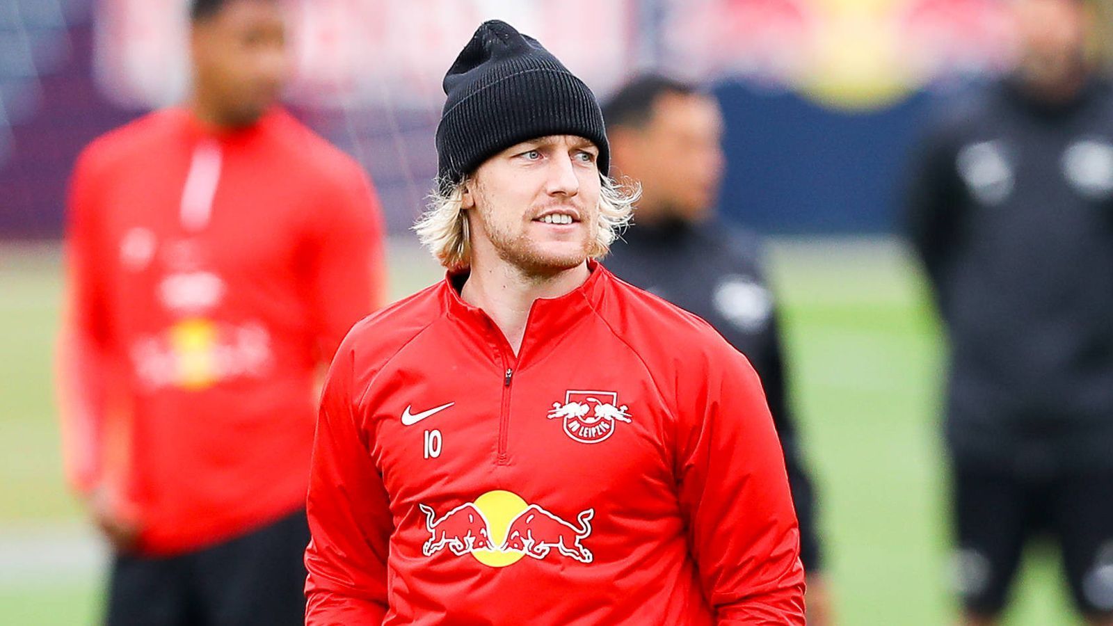 
                <strong>Emil Forsberg (RB Leipzig) </strong><br>
                Der Schwede ersetzt den schwachen Silva nach 69 Minuten und sorgt ordentlich für Wirbel in der Offensive. Verpasst in der Nachspielzeit nach einem Konter das 4:1. ran-Note: 2
              