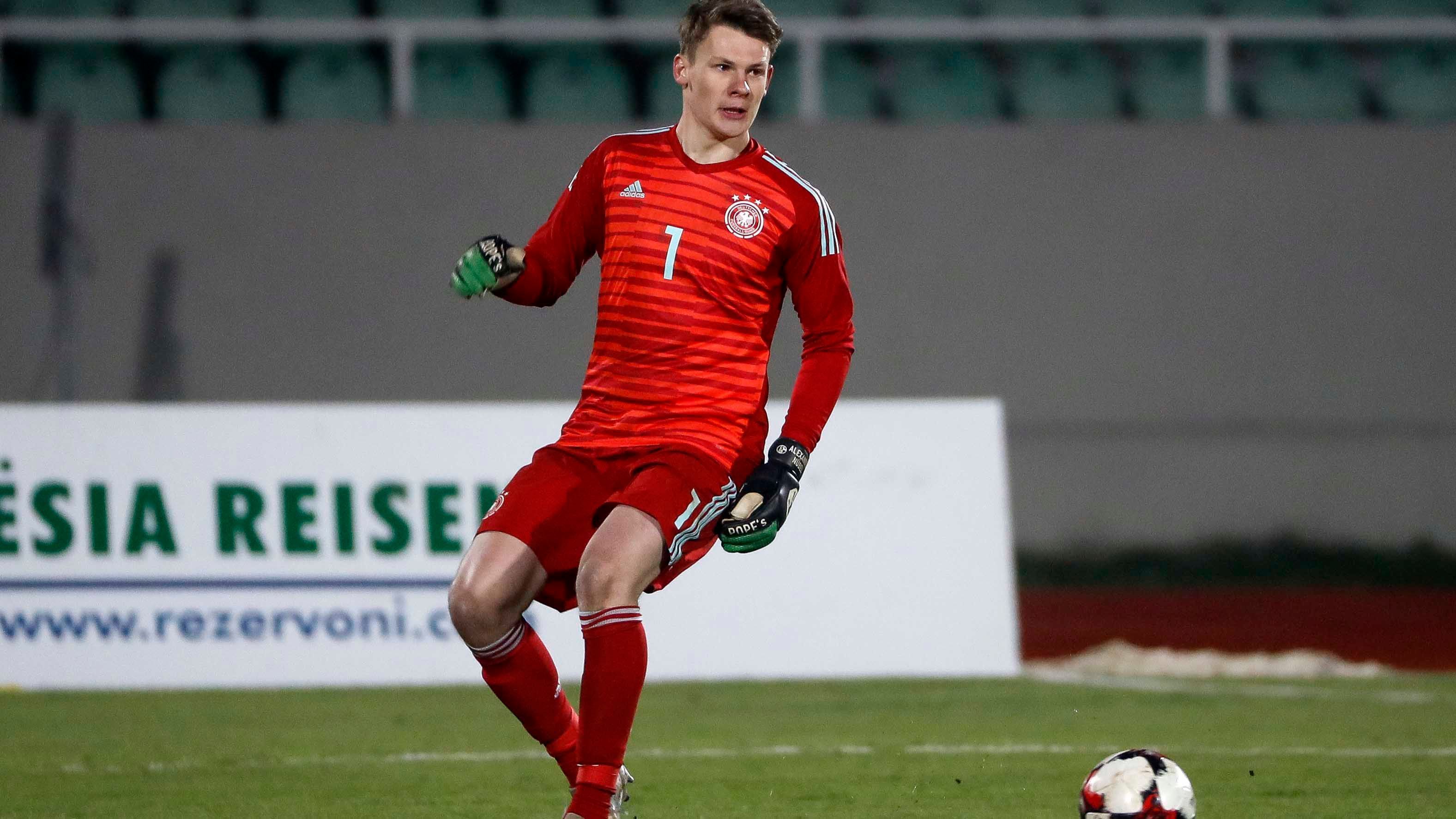 
                <strong>Alexander Nübel (Deutschland)</strong><br>
                UEFA-Aussprache: Nooble
              