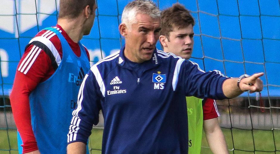 
                <strong>Mirko Slomka (Trainer, 2014)</strong><br>
                Was für ein Einstand: Slomka übernahm den HSV im Februar 2014 auf dem 17. Tabellenplatz und legte mit einem 3:0 gegen Borussia Dortmund los. Allzu viele Siege kamen allerdings nicht mehr dazu. Der HSV rettete sich nur dank der Auswärtstorregelung mit zwei Unentschieden gegen die SpVgg Greuther Fürth in der Relegation. Nach dem 3. Spieltag der Folgesaison war Slomka seinen Job wieder los.
              