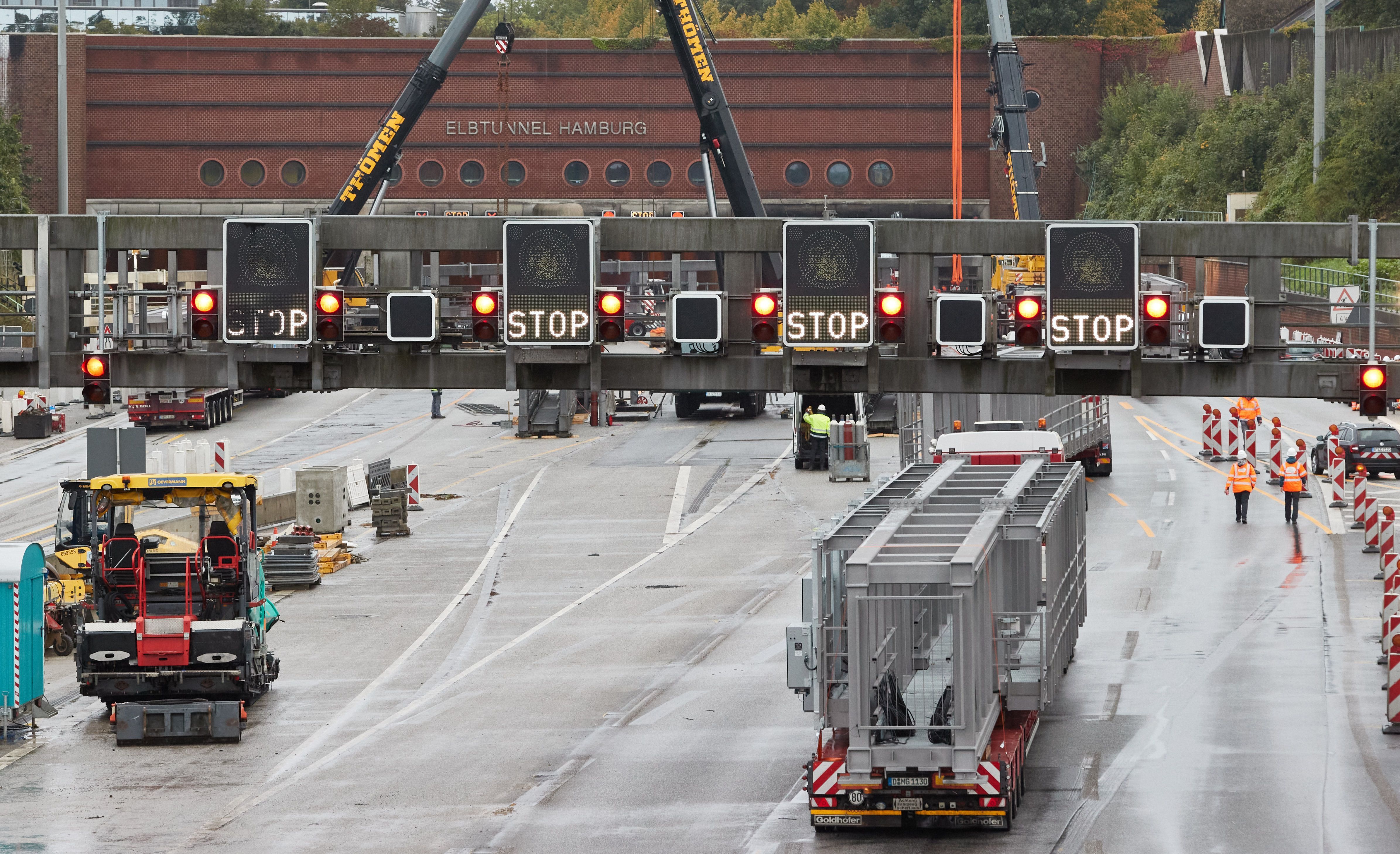 55 Stunden Dicht: A7 Um Hamburger Elbtunnel Am Wochenende Erneut Voll ...