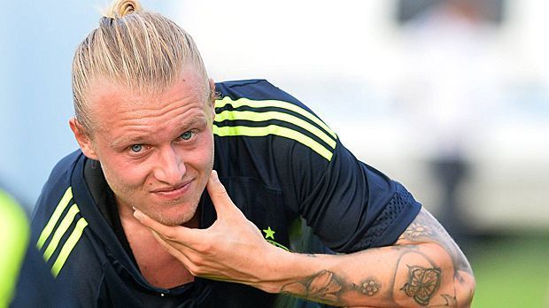 
                <strong>Simon Kjaer (Fenerbahce)</strong><br>
                Für die Verstärkung der mit nur 29 Gegentoren zuletzt besten Abwehr der Süper Lig bedient sich Fener in Frankreich. Der frühere Wolfsburger Simon Kjaer kommt für 7,65 Millionen Euro vom OSC Lille. In Istanbul erhält der Däne einen Vertrag bis 2019.
              