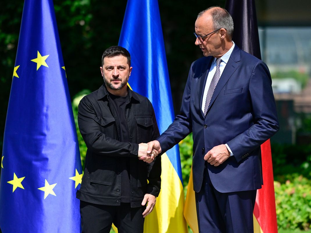 Kanzler Friedrich Merz (rechts) empfing Wolodymyr Selenskyj in Berlin.