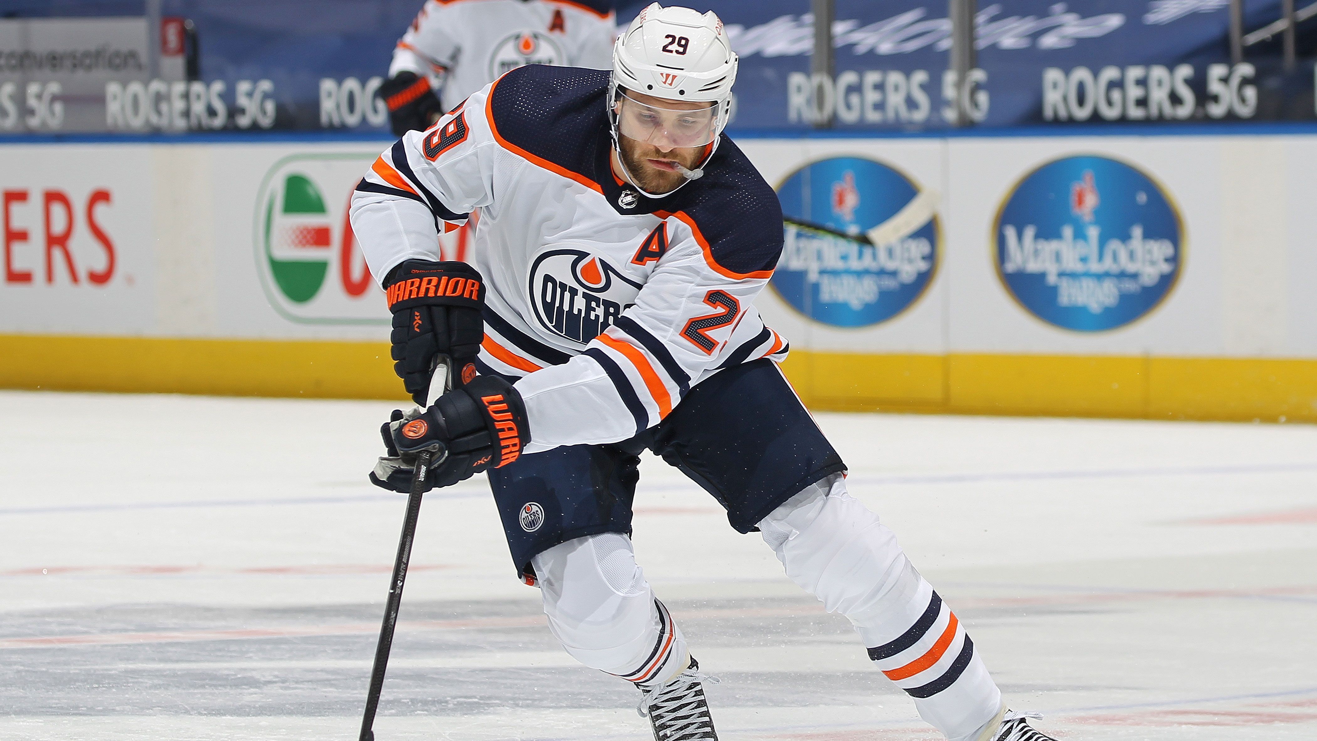 
                <strong>Leon Draisaitl (Edmonton Oilers)</strong><br>
                &#x2022; Dauer: 6 Jahre -<br>&#x2022; Gesamt: 68.000.000 Dollar -<br>&#x2022; Jahresgehalt: 8.500.000 Dollar -<br>&#x2022; Endet: Juli 2025<br>
              