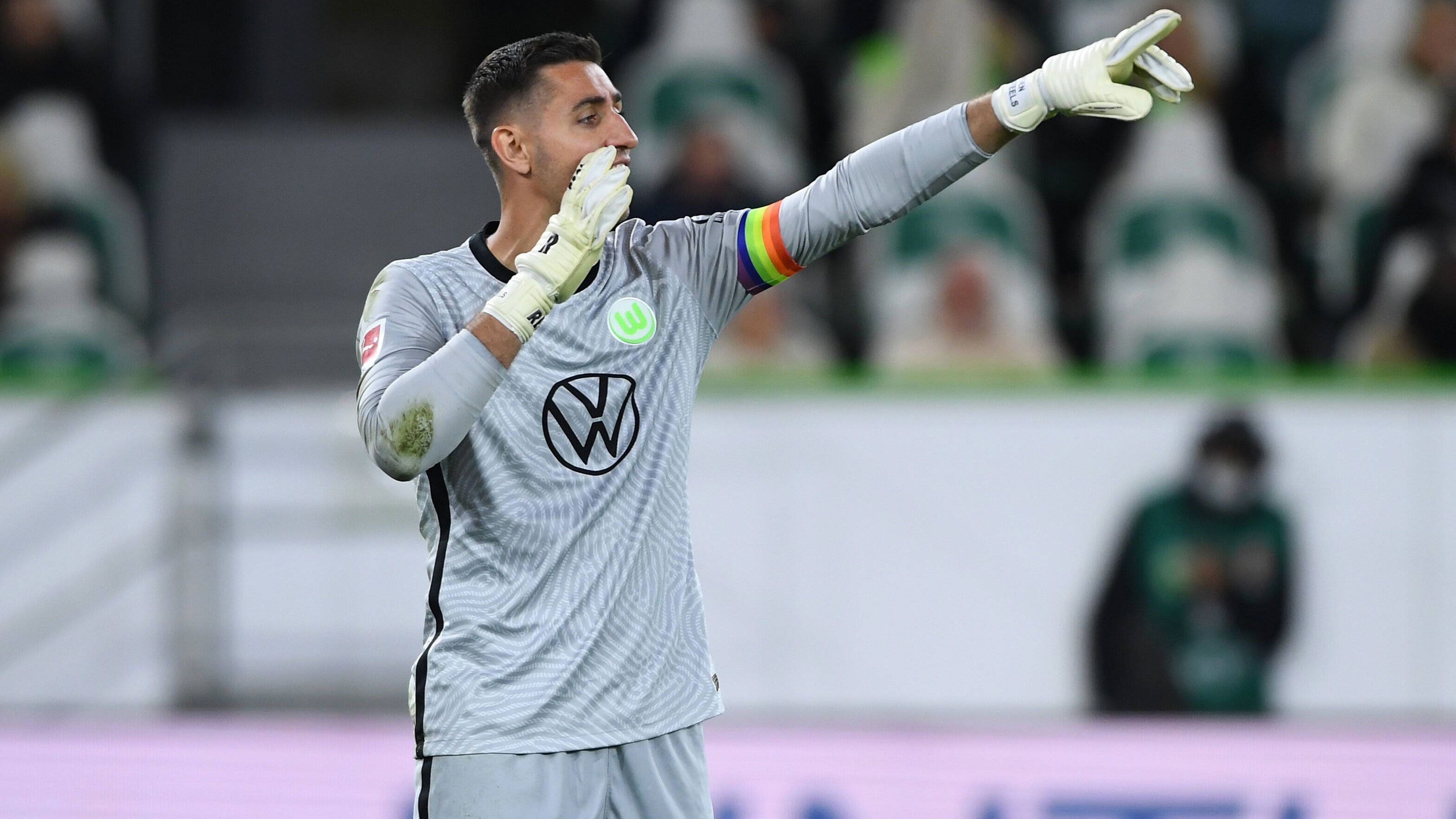 
                <strong>Tor: Koen Casteels (VfL Wolfsburg)</strong><br>
                Der Keeper der "Wölfe" überzeugt mit einem Gesamtrating von 86 Punkten und besticht durch seine Größe von 1,97 Metern, die besonders bei Distanzschüssen den Unterschied ausmachen kann. Preislich liegt der Belgier bei 6.700 Münzen.
              