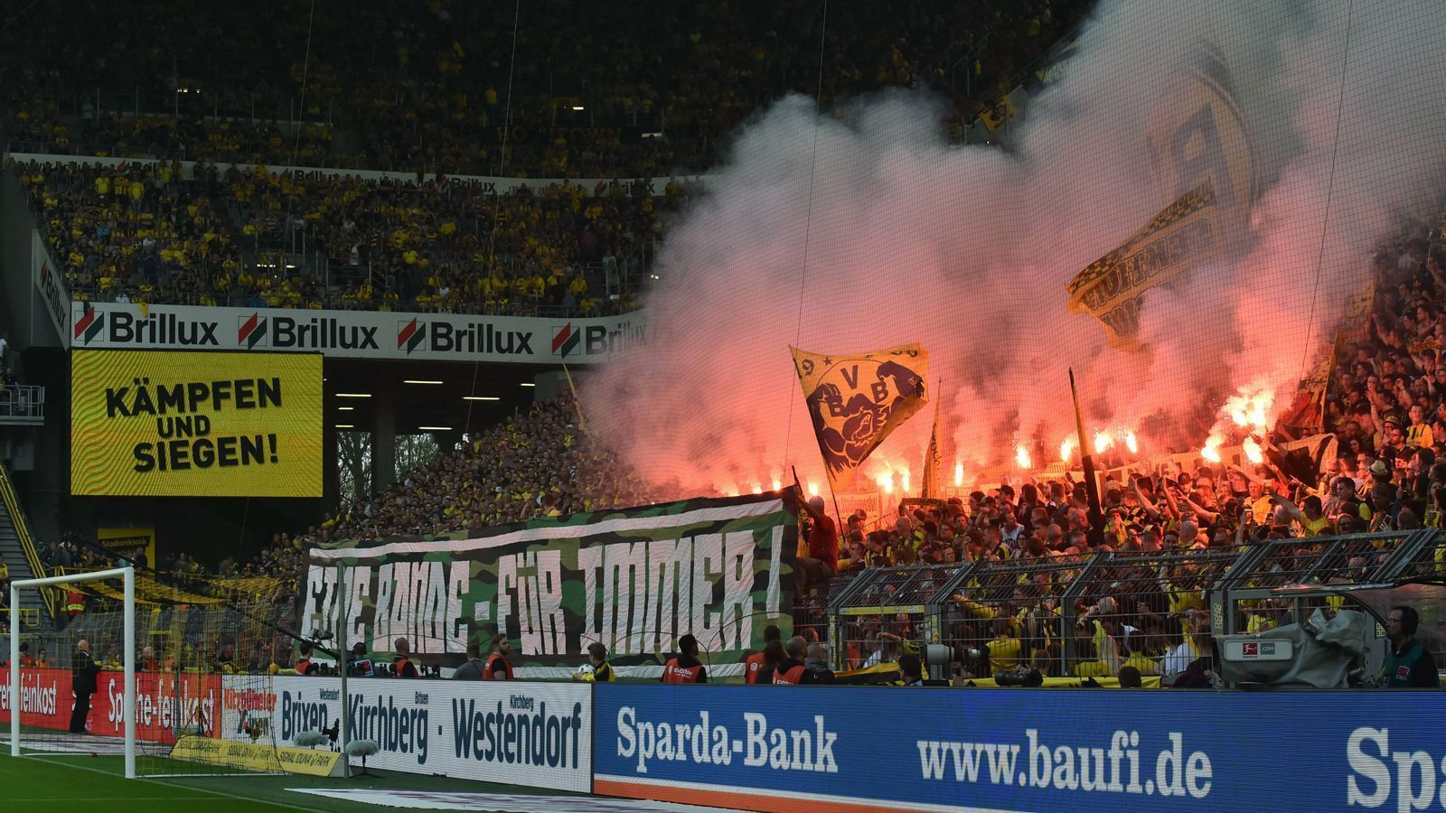 
                <strong>Platz 9 - Borussia Dortmund</strong><br>
                Strafzahlung an den DFB in der Saison 2017/18: 75.000 Euro
              