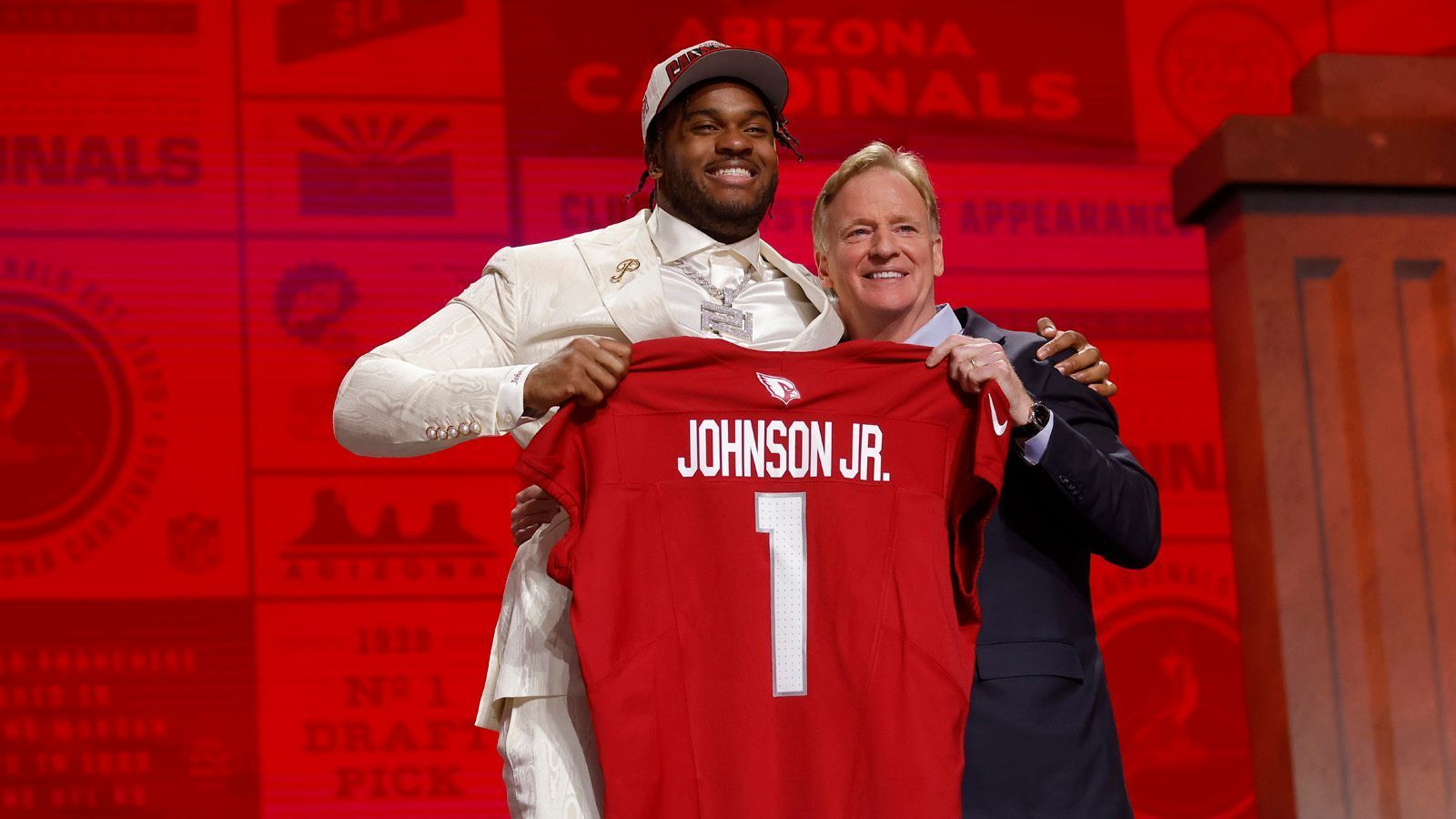 
                <strong>Draft-Pick 6: Arizona Cardinals (via Los Angeles Rams via Detroit Lions) - Paris Johnson Jr., OT</strong><br>
                
              