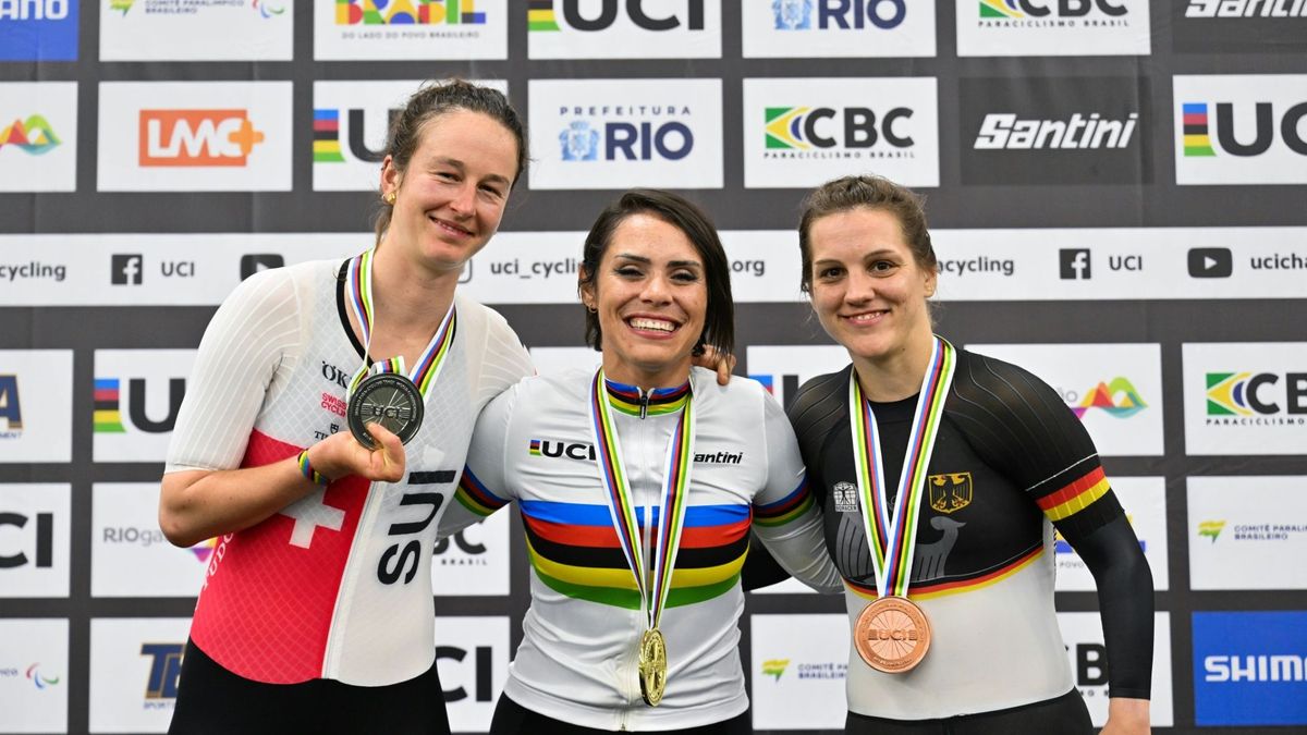 Maike Hausberger (r.) auf dem WM-Podest in Rio