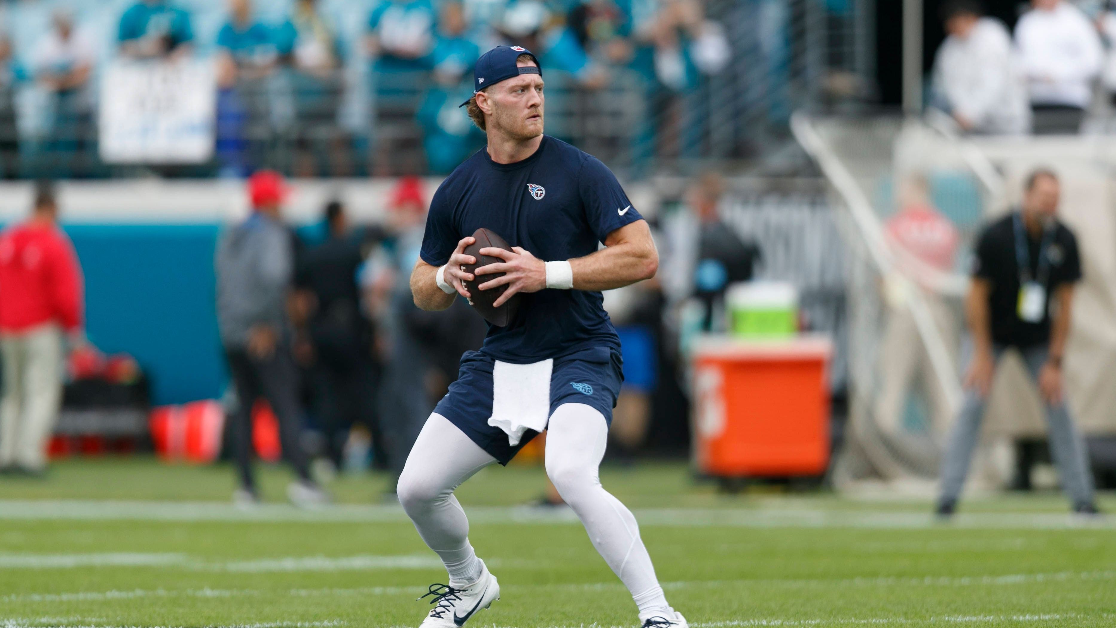 <strong>Will Levis (Quarterback, Tennessee Titans)</strong><br>Auch Will Levis hat mit Cam Ward einen Youngster vor die Nase gesetzt bekommen und scheint nicht sonderlich zufrieden mit seinem&nbsp;<a data-li-document-ref="542120" href="https://www.ran.de/sports/american-football/nfl/news/nfl-tennessee-titans-will-levis-genervt-von-neuer-rolle-als-backup-von-cam-ward-542120">Status als Backup</a> zu sein. Der ehemalige Zweitrunden-Pick könnte anderswo einen Neustart wagen. Zudem dürfte er aufgrund der aktuellen Hackordnung sowie seiner bisher eher durchwachsenen Leistungen günstig zu haben sein.