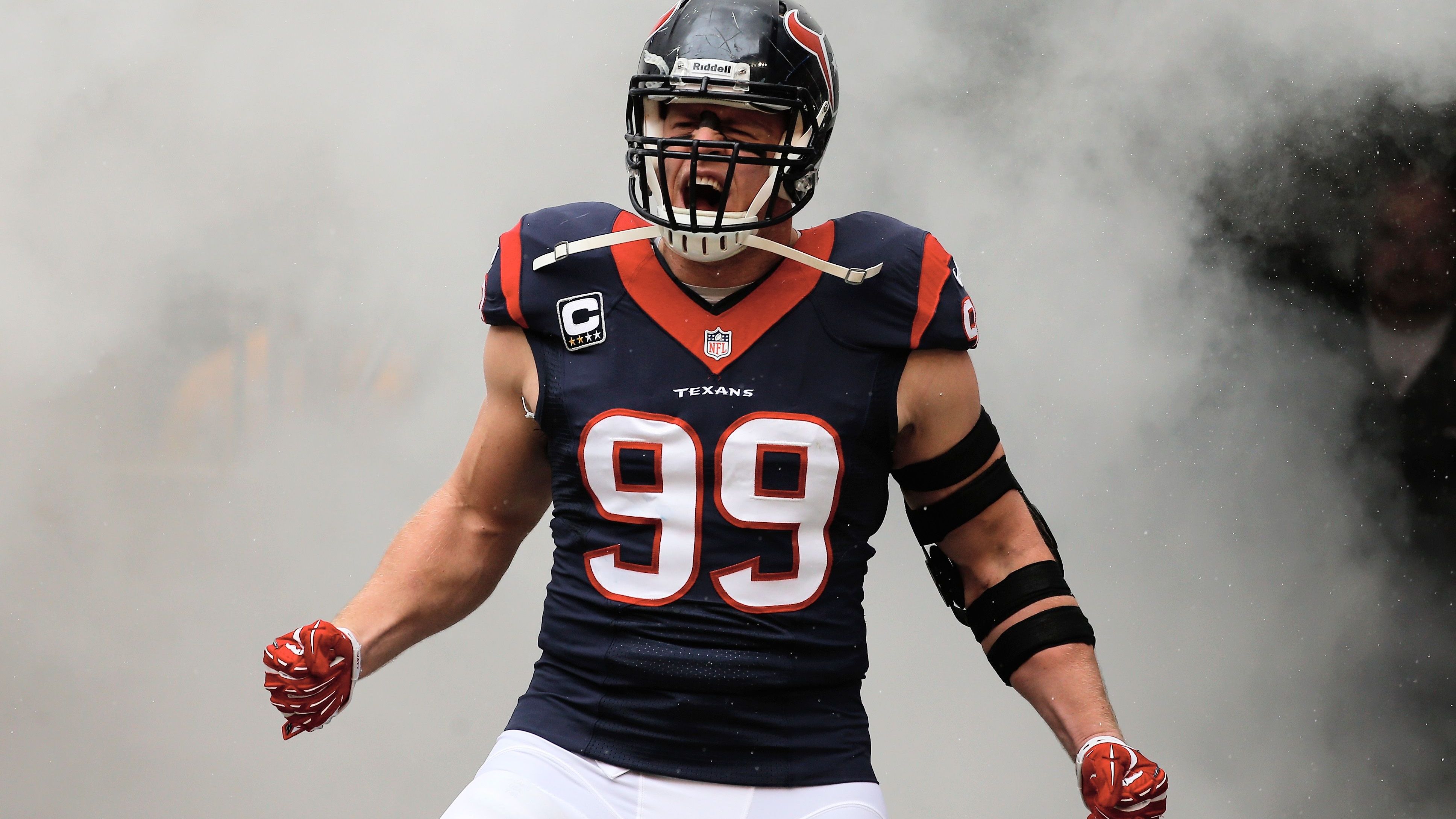 <strong>Pick 11: JJ Watt (Defensive End)</strong><br>Team: Houston Texans, 2011<br>Honorable Mention:&nbsp;Michael Irvin, Ben Roethlisberger<br><br><em><strong>Fun Fact:</strong> JJ Watt hält den Rekord für die meisten Tackles for Loss in einer Saison. 2012 gelangen ihm 39 Stück. Platz zwei in der Rangliste: 29 Stück. Es ist ein geteilter Platz. Zum einen belegt ihn JJ Watt in der Saison 2015. Zum anderen JJ Watt in der Saison 2014.</em>