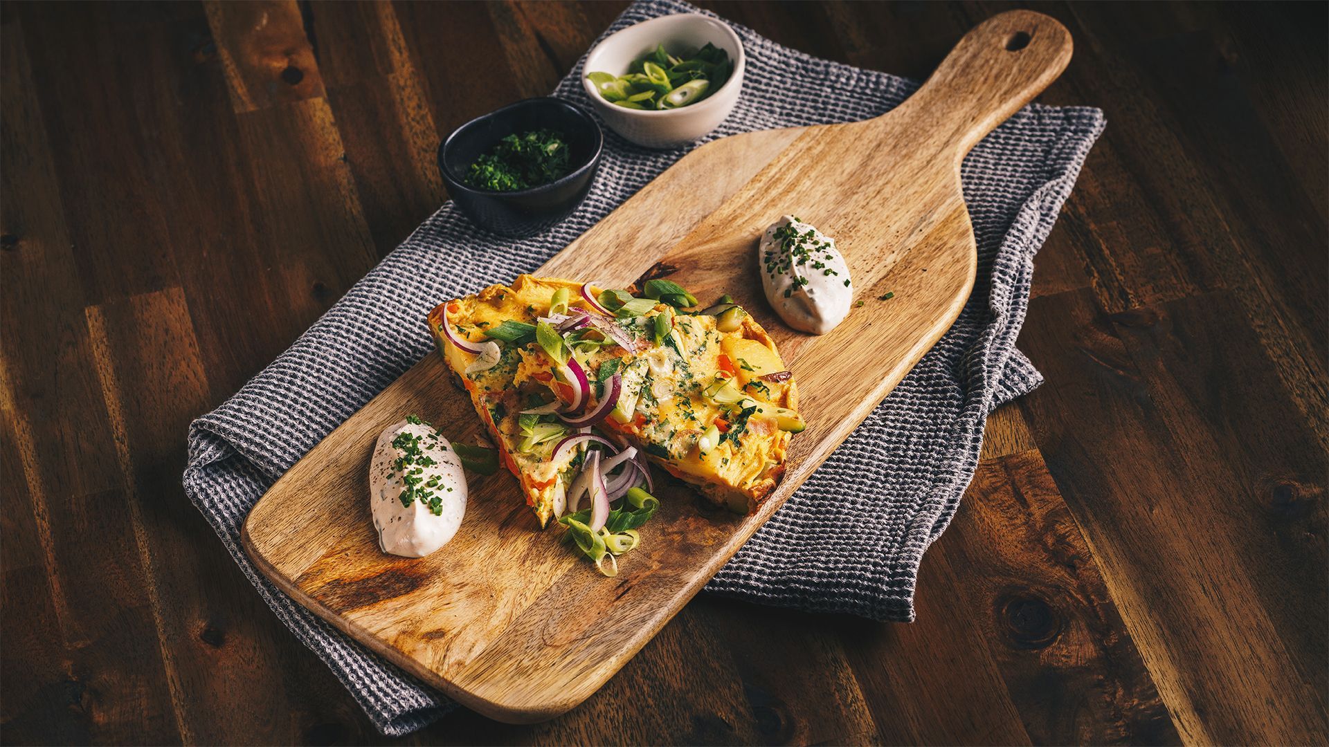 Bauernomelett aus Kartoffeln, Eiern, Speck und Zwiebeln | Rezept