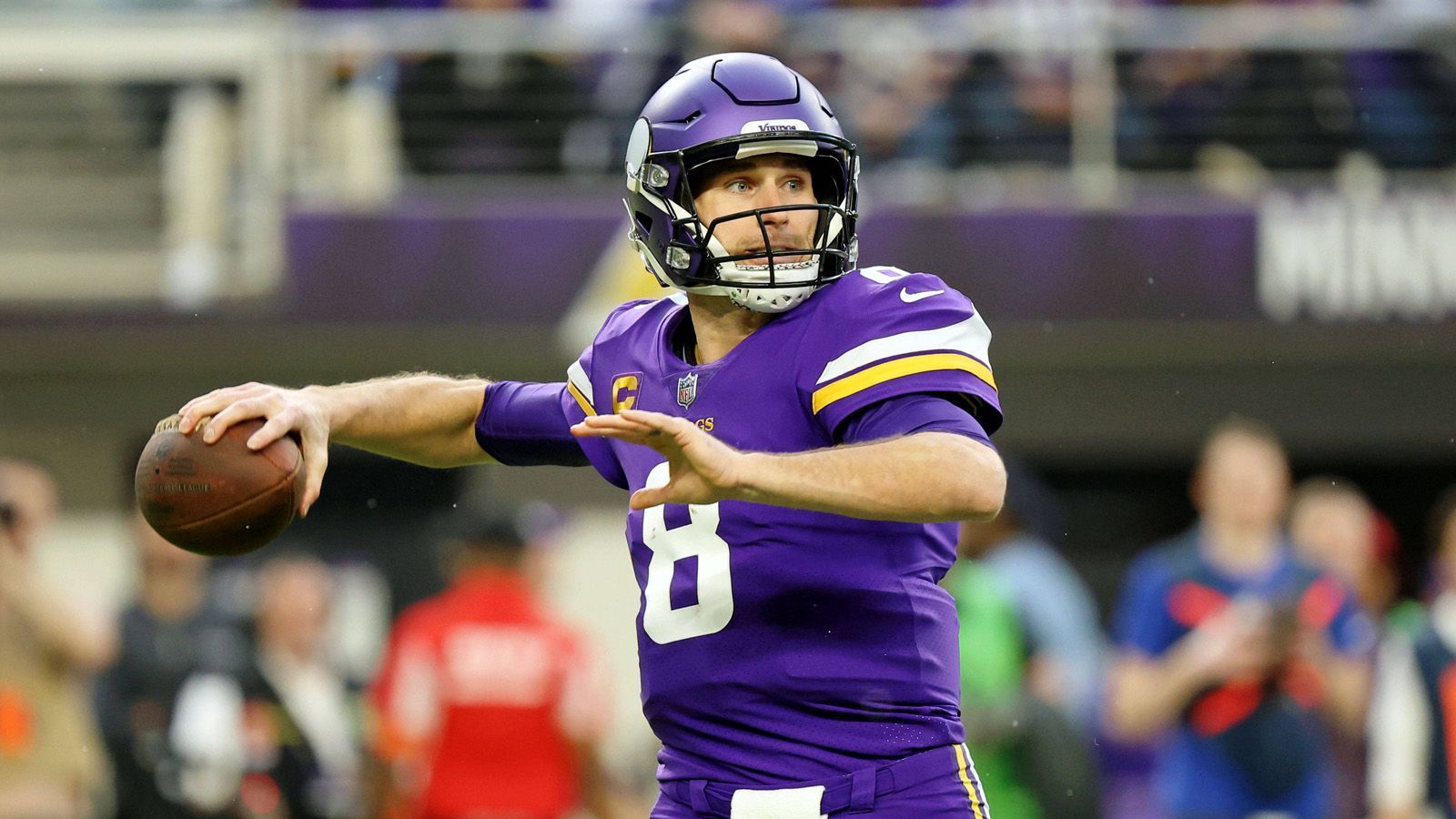 
                <strong>Kirk Cousins (Minnesota Vikings)</strong><br>
                &#x2022; <strong>Michigan State University</strong>: Kinesiologie (Bachelor)<br>&#x2022; <strong>Michigan State University</strong>: Ehrendoktorat der Geisteswissenschaften<br>
              