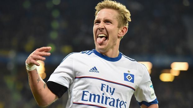 
                <strong>Lewis-Holtby</strong><br>
                Linkes Mittelfeld - Lewis Holtby: In seiner eigenen Traum-Elf darf er selbst nicht fehlen. Lewis Holtby beschreibt seine Traum-Elf als Mannschaft, mit der er gerne einmal zusammmen spielen möchte - zugucken kommt dabei für ihn nicht in Frage. Er selbst sieht sich auf halblinker Position. Neben ihm spielt ...
              