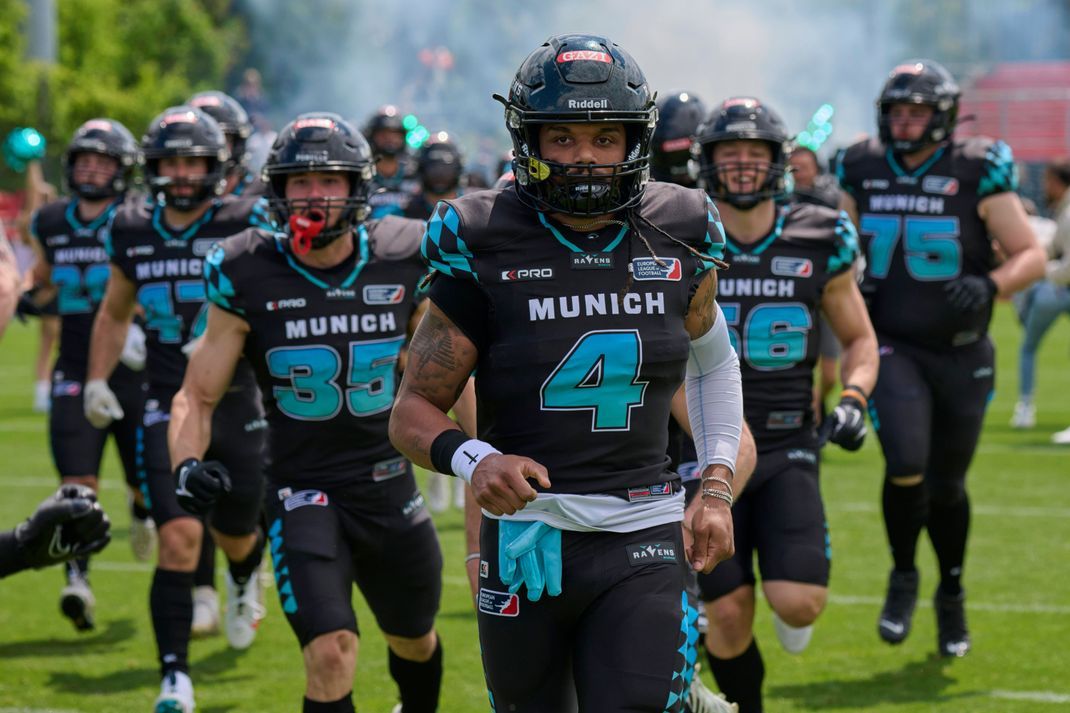 European League of Football (ELF), Munich Ravens vs Raiders Tirol München Unterhaching Sportpark Bayern Deutschland *** European League of Football ELF , Munich Ravens vs Raiders Tirol Munich Unterhaching Sportpark Bayern Germany Copyright: x30nullvierxPhotographie,xGerhardxLehnerx