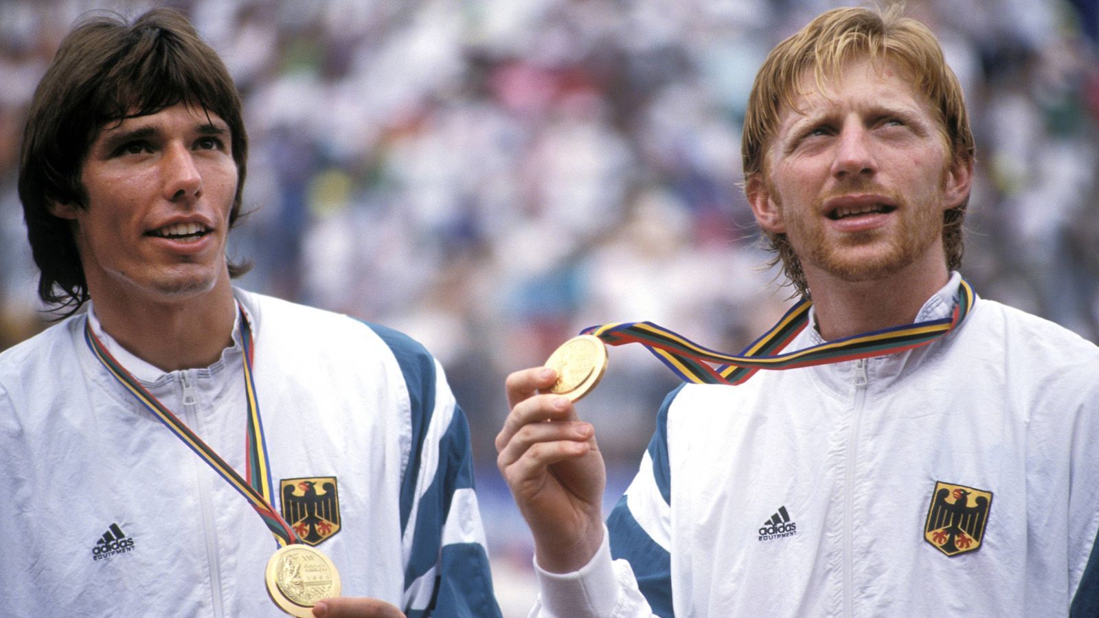 
                <strong>Olympia-Triumph mit Michael Stich</strong><br>
                Überhaupt war der sechsmalige Grand-Slam-Turnier-Sieger Becker nicht nur als Einzelsportler erfolgreich, sondern auch als Mannschaftssportler. Bei den Olympischen Spielen 1992 in Barcelona gewann er mit Michael Stich, der ansonsten oft als sein großer Rivale galt, die Goldmedaille im Doppel.
              