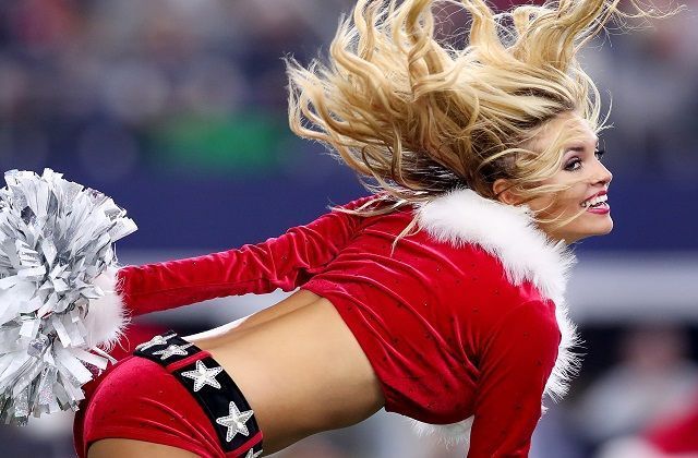 
                <strong>Cowboys</strong><br>
                Dynamik, Puschel, Sterne und ein knappes Höschen. Diese Cheerleaderin der Dallas Cowboys hat Weihnachten verstanden.
              