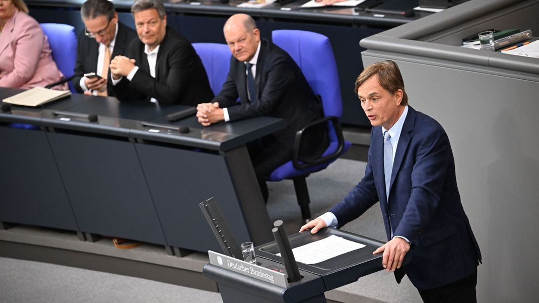 Bernd Baumann (AfD) spricht im Bundestag. Hauptthema: die Reform der Schuldenbremse als Voraussetzung für das geplante milliardenschwere Finanzpaket.