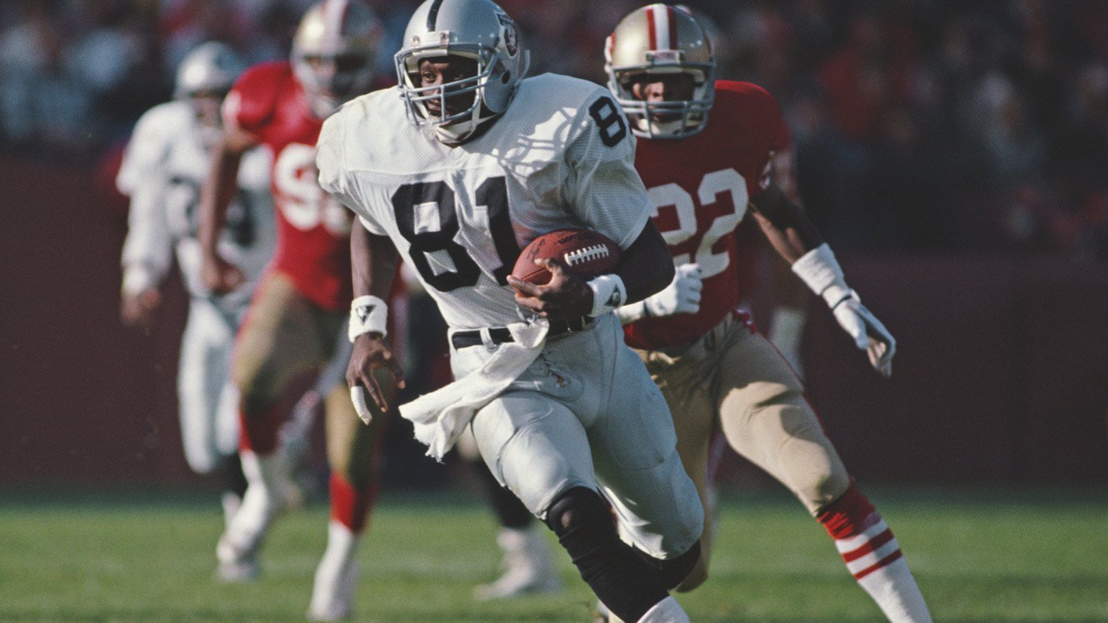 
                <strong>Platz 7: Tim Brown</strong><br>
                14.934 Receiving Yards von 1988 bis 2004Wide ReceiverLos Angeles/Oakland Raiders, Tampa Bay Buccaneers
              