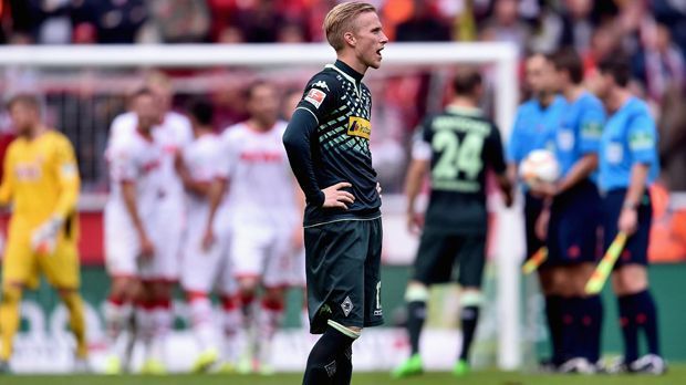
                <strong>Borussia Mönchengladbach</strong><br>
                Borussia Mönchengladbach hat auch das fünfte Bundesligaspiel der Saison 2015/2016 verloren, Trainer Lucien Favre ist zurückgetreten. Damit steuern die Fohlen auf einen unrühmlichen Bundesliga-Rekord zu. Denn mit einer Pleite mehr würden die Fohlen einen Negativ-Rekord einstellen.
              
