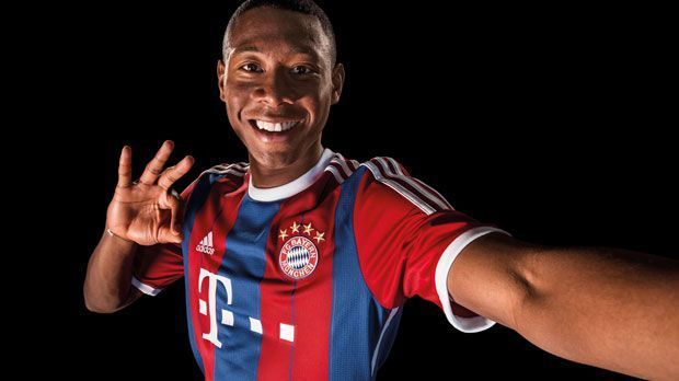 
                <strong>FC Bayern München Heimtrikot</strong><br>
                Bayern-Star David Alaba präsentiert das neue Heimtrikot per Selfie-Foto.
              
