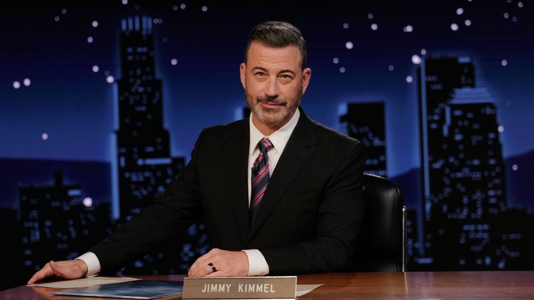 US-Talkshow-Star Jimmy Kimmel hat bei seiner ersten TV-Sendung nach der vorläufigen Absetzung einen Zuschauerrekord erzielt.