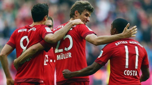 
                <strong>Lewandowski, Müller, Douglas Costa (FC Bayern München)</strong><br>
                Platz 1 - FC Bayern München: Robert Lewandowski, Thomas Müller, Douglas Costa. Das beste Offensivtrio Europas kommt aus München. Lewandowski, Müller und Neuzugang Douglas Costa erzielten gemeinsam sagenhafte 41 Tore. Erfolgreichster Schütze ist Lewandowski mit 19 Tore, Müller erzielte bislang 18 Tore und Costa steuerte vier Buden zum Erfolg der Münchner bei.
              