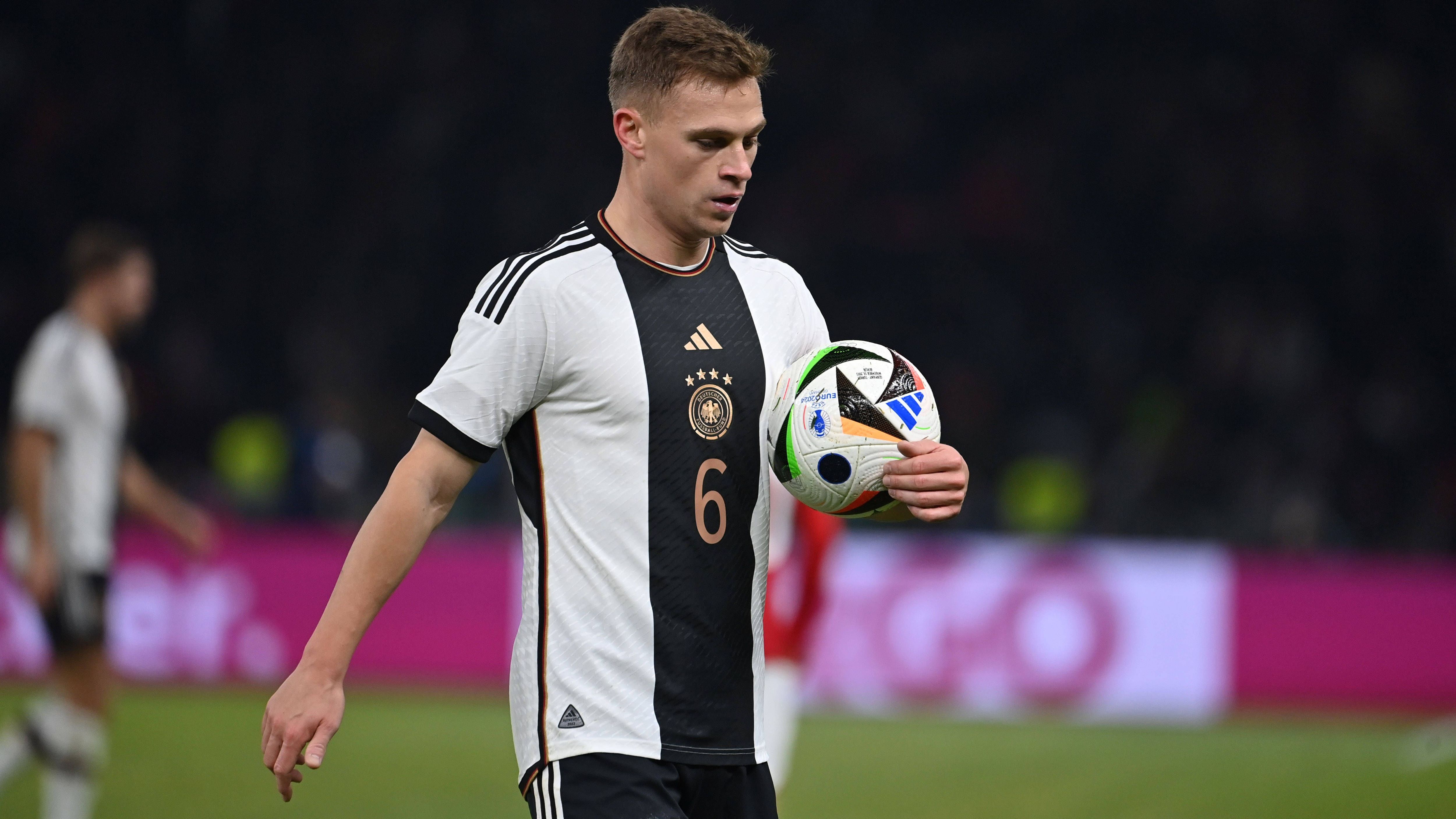 <strong>Joshua Kimmich</strong><br>Diesmal bekommt der jahrelang unumstrittene Stammspieler eine halbe Stunde Spielzeit. Erzielt dabei um ein Haar den Anschlusstreffer aus der Distanz. Zeigt sich gewohnt giftig, ohne aber für den Umschwung zu sorgen. Wird sich strecken müssen, wenn er bei der EM zum Stammpersonal zählen möchte.&nbsp;<strong><em>ran</em></strong><strong>-Note: 4</strong>