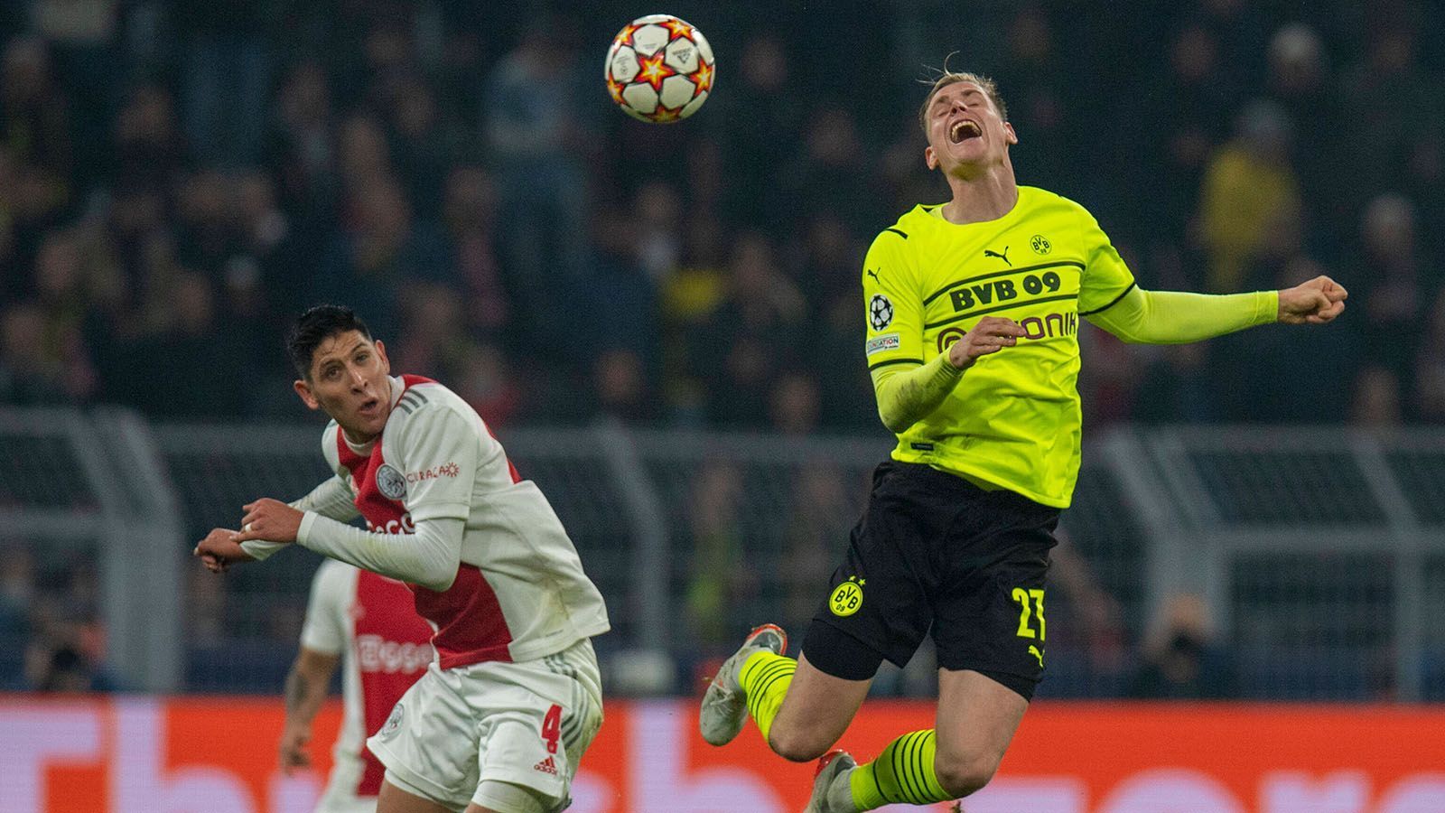 
                <strong>Steffen Tigges</strong><br>
                Beginnt etwas überraschend im Sturmzentrum und läuft früh die Ajax-Verteidiger an. Macht dabei aber auch oftmals verschenkte Meter und wirkt insgesamt unglücklich. Offensiv ohne Torabschluss. ran-Note: 4
              