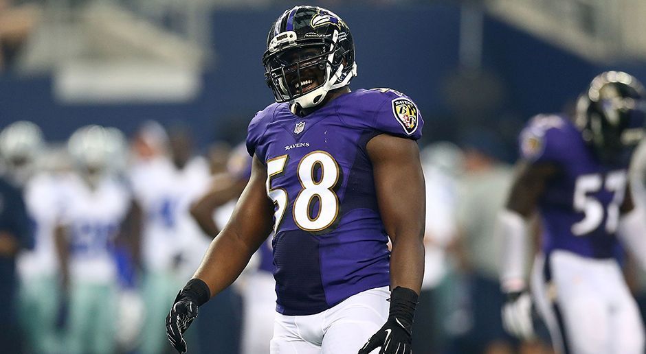
                <strong>Elvis Dumervil (Baltimore Ravens)</strong><br>
                Die Baltimore Ravens haben sich von Defensive End Elvis Dumervil getrennt. Das berichtet der frühere Ravens-Receiver Steve Smith Sr. und bezog sich auf eine seiner Quellen. Dumervil spielt seit 2006 in der NFL, sammelte in zehn Spielzeiten 99 Sacks und forcierte 23 Fumbles. Künftig räumt er in der Defense der San Francisco 49ers auf.
              