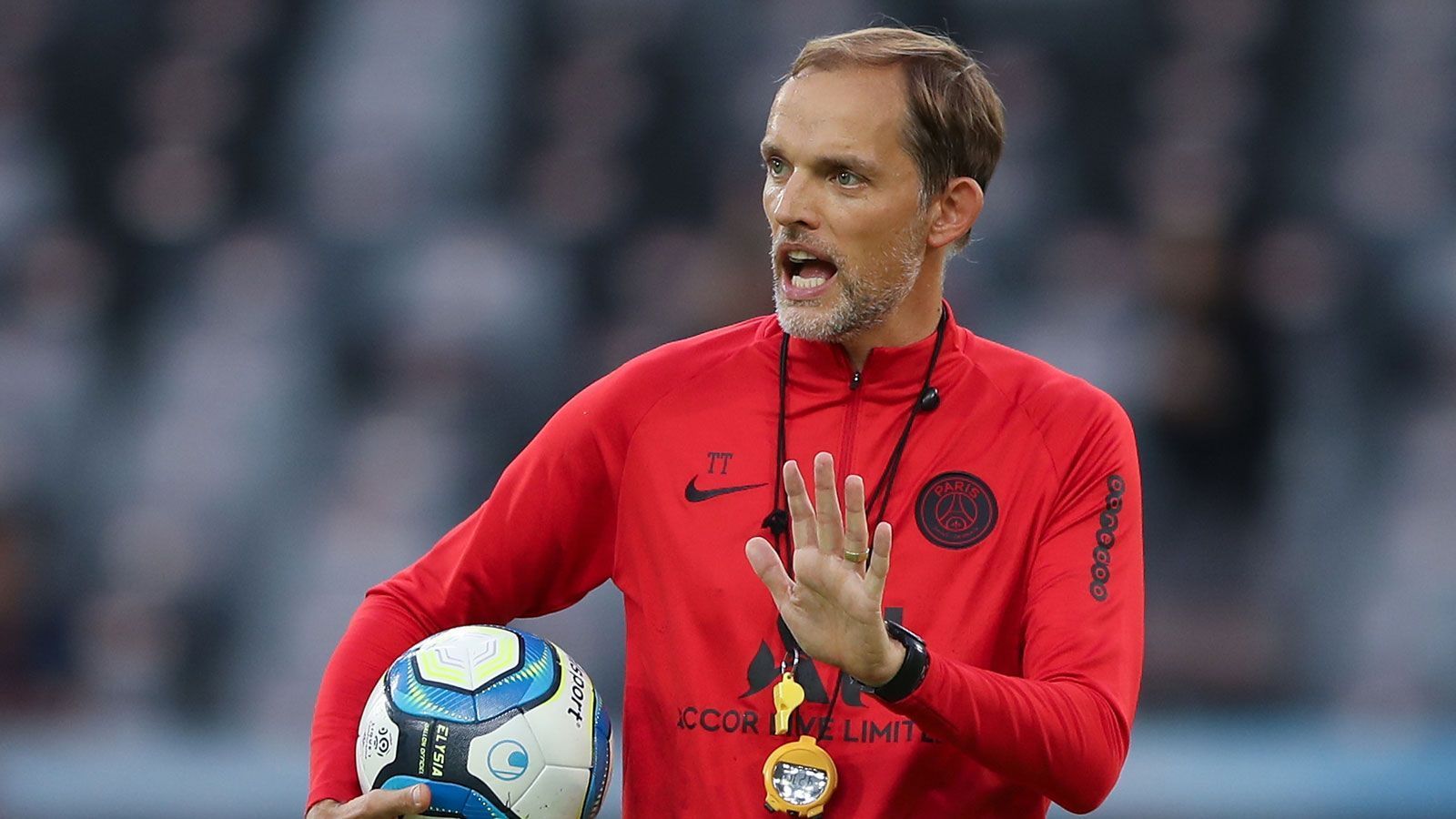 
                <strong>Platz 5: Thomas Tuchel (Paris St. Germain)</strong><br>
                Wettquote 15,0Er war eigentlich der Favorit von Bayern-Boss Karl-Heinz Rummenigge, ehe Niko Kovac an der Säbener Straße das Zepter übernahm. Gut vorstellbar, dass Tuchel wieder ein Option für den Rekordmeister wäre. Allerdings steht dieser bei Paris St. Germain unter Vertrag - hält in Frankreich Kurs auf den Meistertitel und ist in der Champions League noch ungeschlagen. Es kursieren jedoch immer wieder Gerüchte, wonach Tuchel bei PSG nicht mehr unumstritten ist.
              